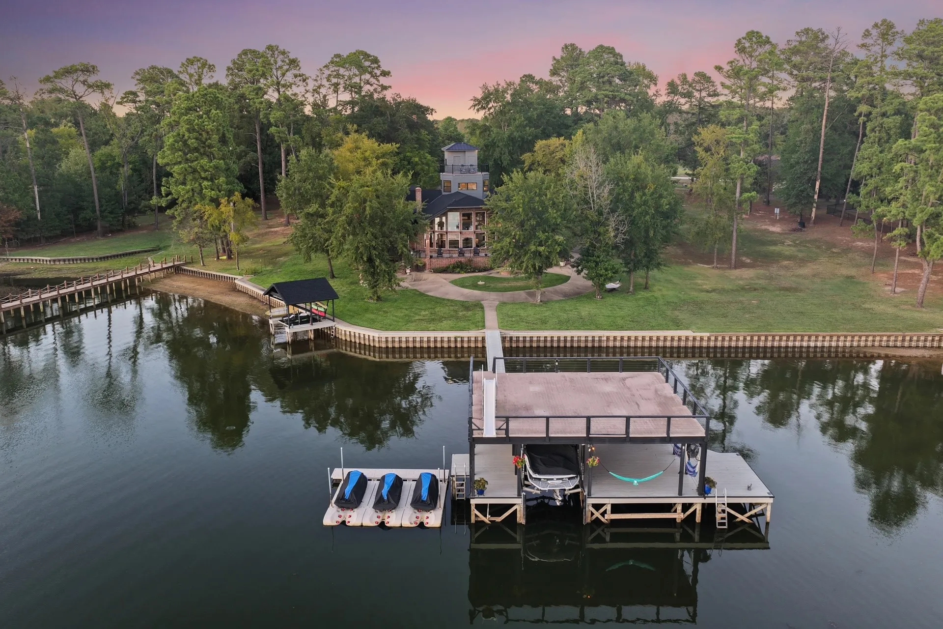 Single Family Residence For Sale in Titus County , 291 Private Road 2367, Mt Pleasant, Texas 75455, 4 Bedroom, 4 Bathroom, 2 Garage spaces, 3,662 Sqft, built in 2007, mls#21407682, Real Estate Agent in Mt Pleasant, Homes For Sale in Titus county, Homes For Sale in Mt Pleasant, Realtor in Mt Pleasant Texas, Real Estate Brokerage Independent Realty Texas, Luminita Cordes Realtor