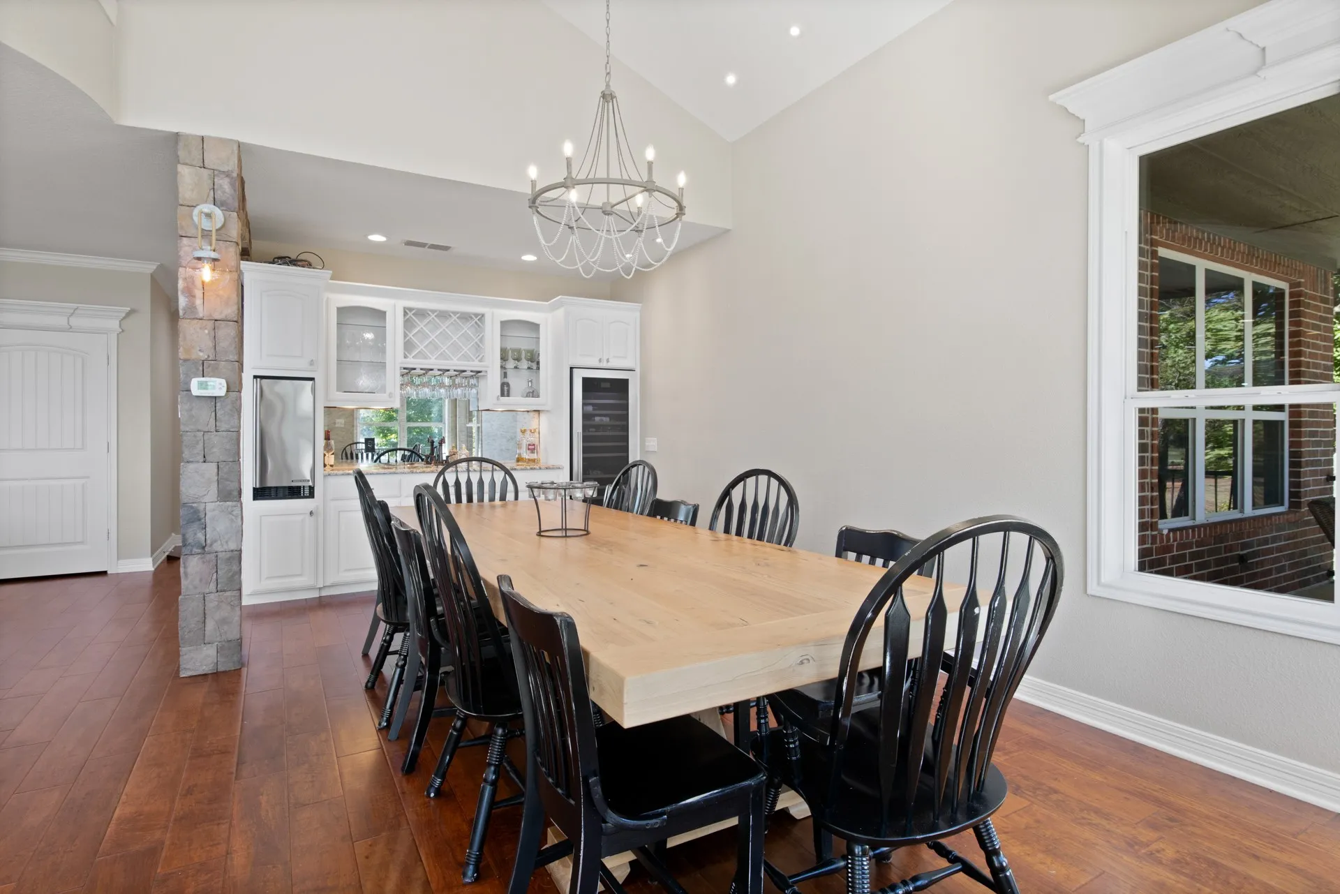 Single Family Residence For Sale in Titus County , 291 Private Road 2367, Mt Pleasant, Texas 75455, 4 Bedroom, 4 Bathroom, 2 Garage spaces, 3,662 Sqft, built in 2007, mls#21407682, Real Estate Agent in Mt Pleasant, Homes For Sale in Titus county, Homes For Sale in Mt Pleasant, Realtor in Mt Pleasant Texas, Real Estate Brokerage Independent Realty Texas, Luminita Cordes Realtor