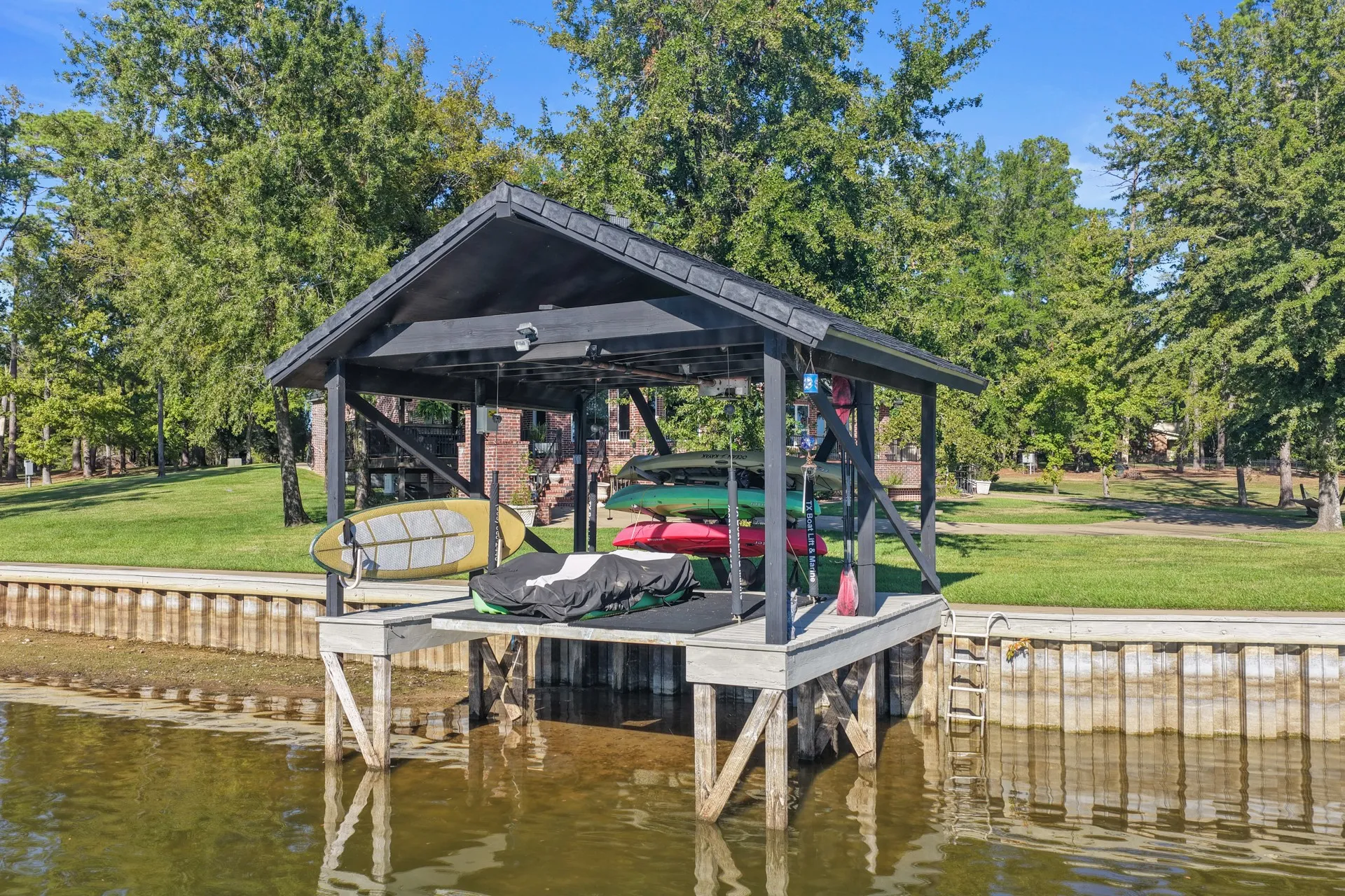 Single Family Residence For Sale in Titus County , 291 Private Road 2367, Mt Pleasant, Texas 75455, 4 Bedroom, 4 Bathroom, 2 Garage spaces, 3,662 Sqft, built in 2007, mls#21407682, Real Estate Agent in Mt Pleasant, Homes For Sale in Titus county, Homes For Sale in Mt Pleasant, Realtor in Mt Pleasant Texas, Real Estate Brokerage Independent Realty Texas, Luminita Cordes Realtor