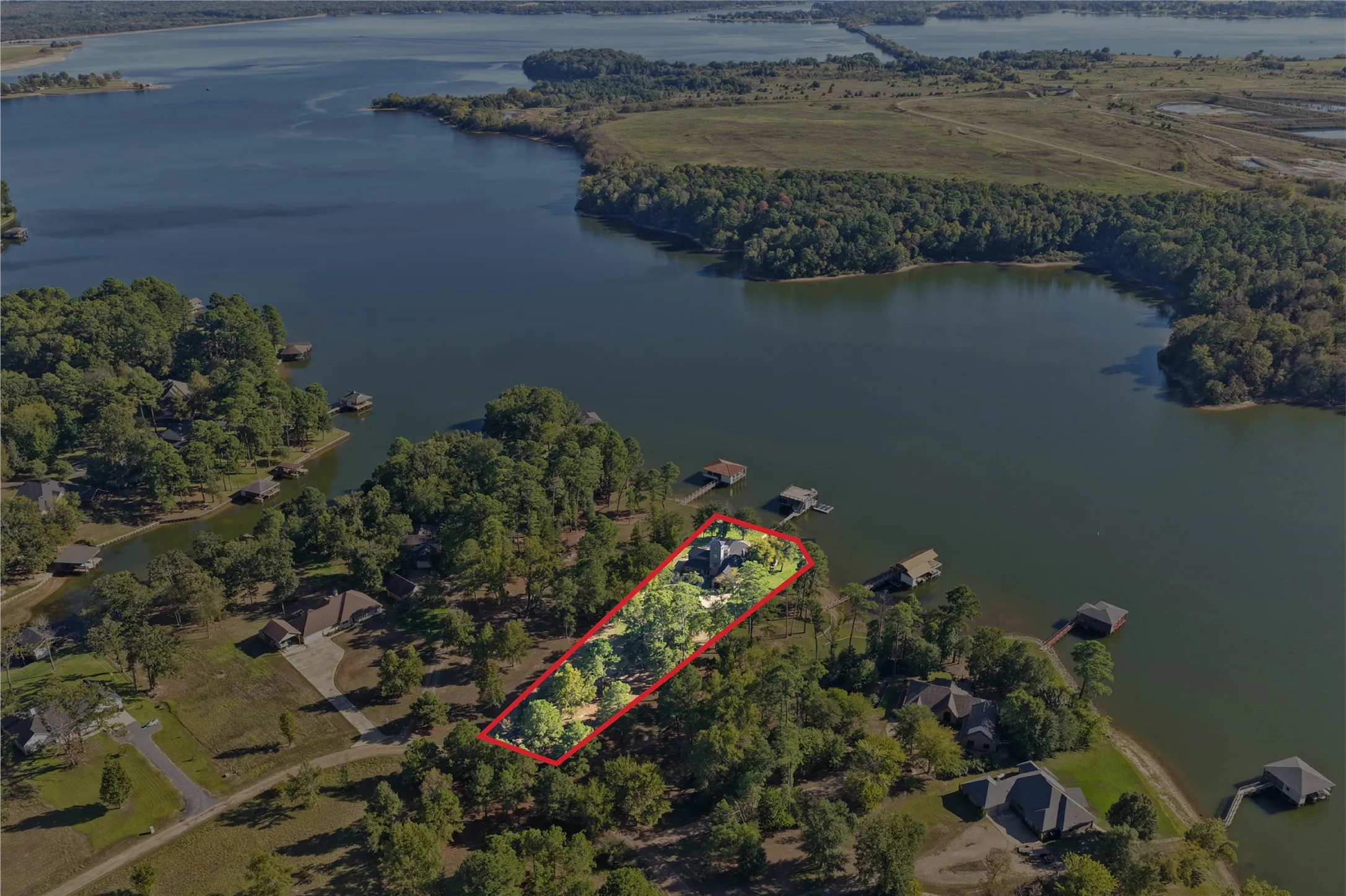 Single Family Residence For Sale in Titus County , 291 Private Road 2367, Mt Pleasant, Texas 75455, 4 Bedroom, 4 Bathroom, 2 Garage spaces, 3,662 Sqft, built in 2007, mls#21407682, Real Estate Agent in Mt Pleasant, Homes For Sale in Titus county, Homes For Sale in Mt Pleasant, Realtor in Mt Pleasant Texas, Real Estate Brokerage Independent Realty Texas, Luminita Cordes Realtor
