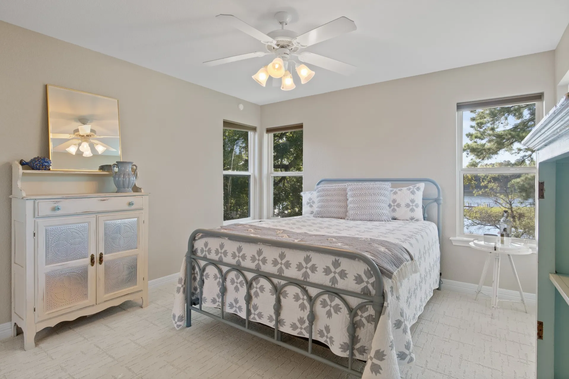 Single Family Residence For Sale in Titus County , 291 Private Road 2367, Mt Pleasant, Texas 75455, 4 Bedroom, 4 Bathroom, 2 Garage spaces, 3,662 Sqft, built in 2007, mls#21407682, Real Estate Agent in Mt Pleasant, Homes For Sale in Titus county, Homes For Sale in Mt Pleasant, Realtor in Mt Pleasant Texas, Real Estate Brokerage Independent Realty Texas, Luminita Cordes Realtor