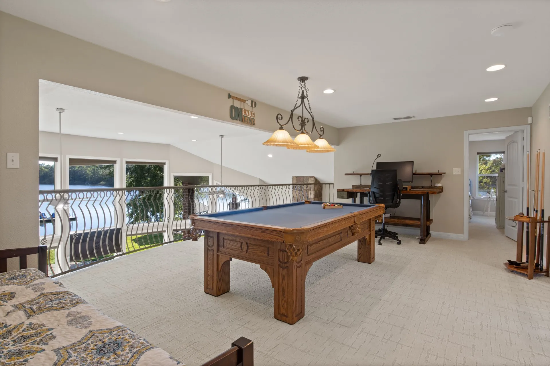 Single Family Residence For Sale in Titus County , 291 Private Road 2367, Mt Pleasant, Texas 75455, 4 Bedroom, 4 Bathroom, 2 Garage spaces, 3,662 Sqft, built in 2007, mls#21407682, Real Estate Agent in Mt Pleasant, Homes For Sale in Titus county, Homes For Sale in Mt Pleasant, Realtor in Mt Pleasant Texas, Real Estate Brokerage Independent Realty Texas, Luminita Cordes Realtor