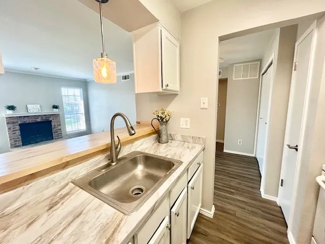 Condominium For Sale in Collin County , 7621 Mccallum Boulevard 309, Dallas, Texas 75252, 1 Bedroom, 1 Bathroom, Garage spaces, 576 Sqft, built in 1984, mls#21407918, Real Estate Agent in Dallas, Homes For Sale in Collin county, Homes For Sale in Dallas, Realtor in Dallas Texas, Real Estate Brokerage Independent Realty Texas, Luminita Cordes Realtor
