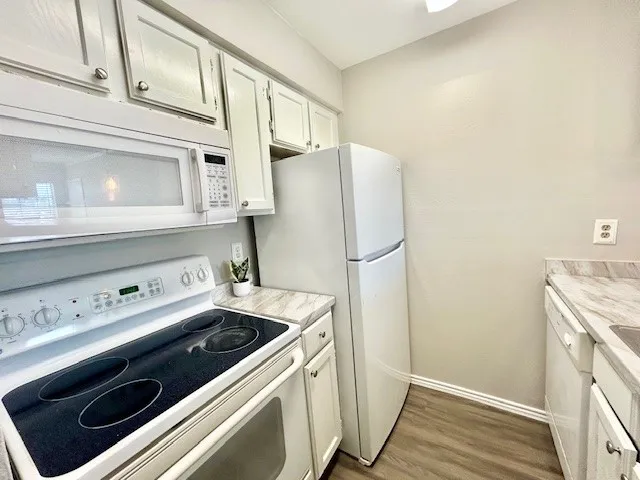 Condominium For Sale in Collin County , 7621 Mccallum Boulevard 309, Dallas, Texas 75252, 1 Bedroom, 1 Bathroom, Garage spaces, 576 Sqft, built in 1984, mls#21407918, Real Estate Agent in Dallas, Homes For Sale in Collin county, Homes For Sale in Dallas, Realtor in Dallas Texas, Real Estate Brokerage Independent Realty Texas, Luminita Cordes Realtor