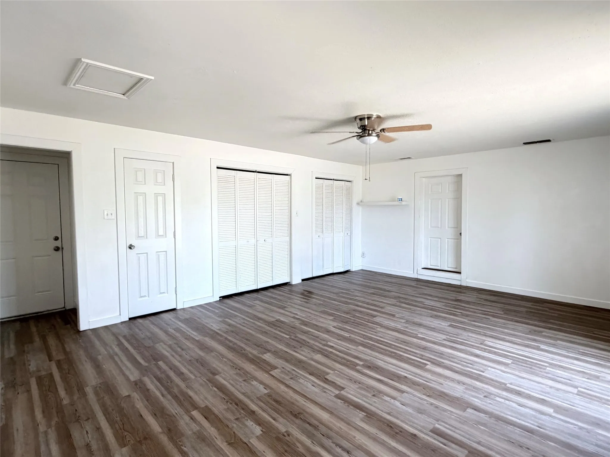 Single Family Residence For Rent in Hunt County , 108 E Kirby Avenue, Quinlan, Texas 75474, 4 Bedroom, 2 Bathroom, Garage spaces, 1,188 Sqft, built in 1967, mls#21407926, Real Estate Agent in Quinlan, Homes For Rent in Hunt county, Homes For Rent in Quinlan, Realtor in Quinlan Texas, Real Estate Brokerage Independent Realty Texas, Luminita Cordes Realtor
