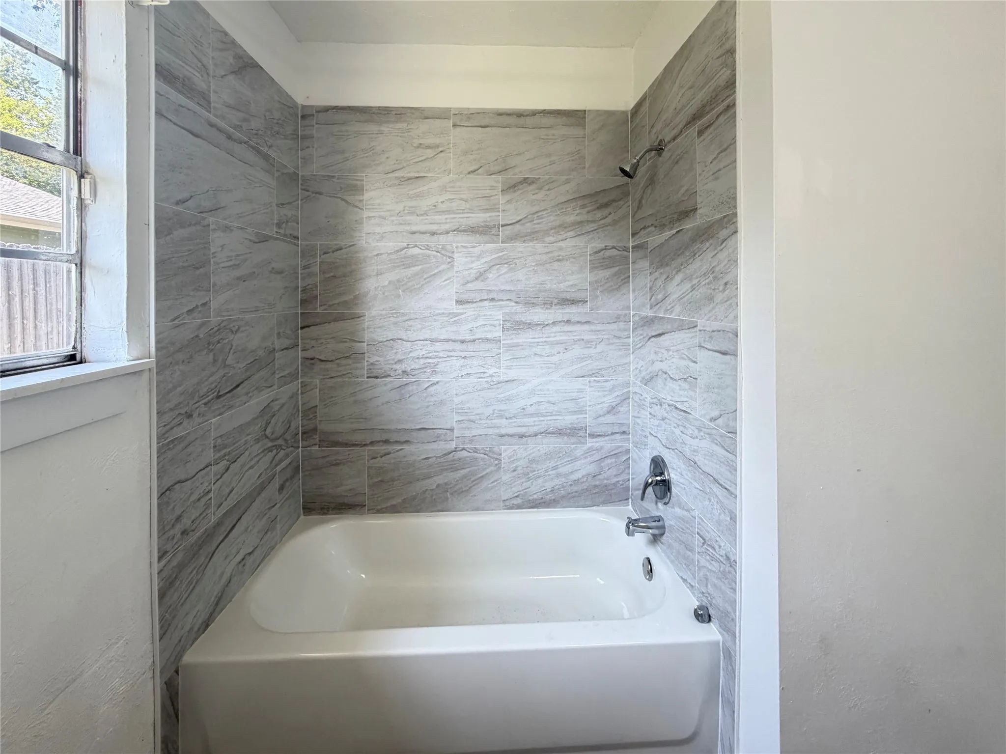 Single Family Residence For Rent in Hunt County , 108 E Kirby Avenue, Quinlan, Texas 75474, 4 Bedroom, 2 Bathroom, Garage spaces, 1,188 Sqft, built in 1967, mls#21407926, Real Estate Agent in Quinlan, Homes For Rent in Hunt county, Homes For Rent in Quinlan, Realtor in Quinlan Texas, Real Estate Brokerage Independent Realty Texas, Luminita Cordes Realtor