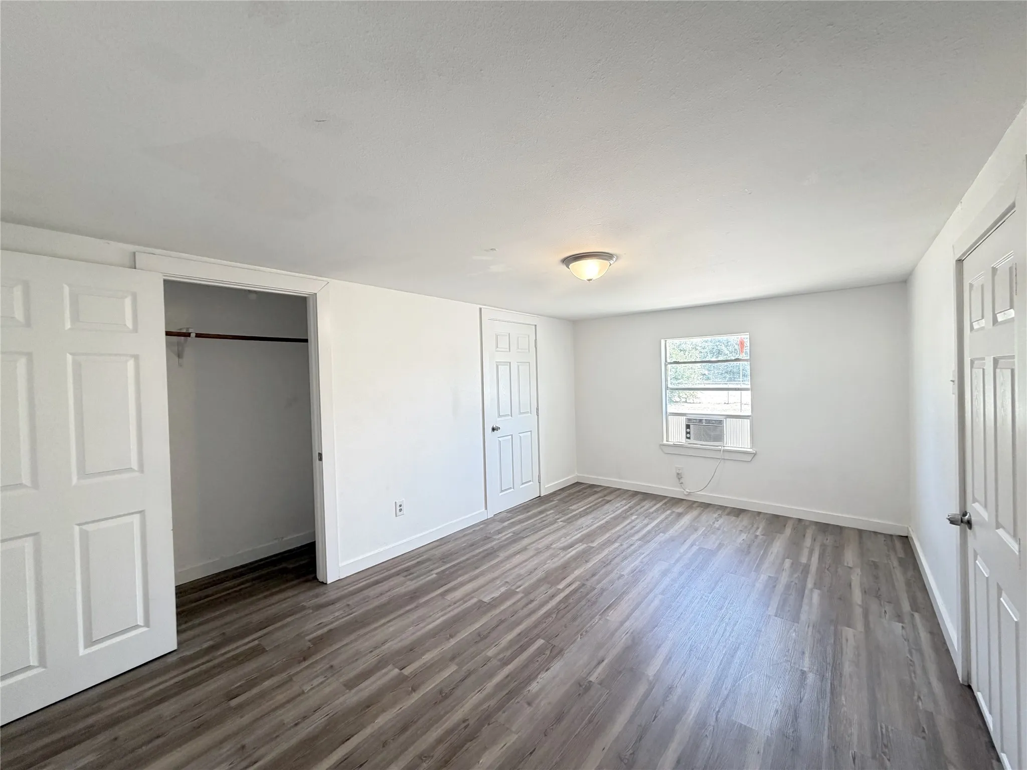 Single Family Residence For Rent in Hunt County , 108 E Kirby Avenue, Quinlan, Texas 75474, 4 Bedroom, 2 Bathroom, Garage spaces, 1,188 Sqft, built in 1967, mls#21407926, Real Estate Agent in Quinlan, Homes For Rent in Hunt county, Homes For Rent in Quinlan, Realtor in Quinlan Texas, Real Estate Brokerage Independent Realty Texas, Luminita Cordes Realtor