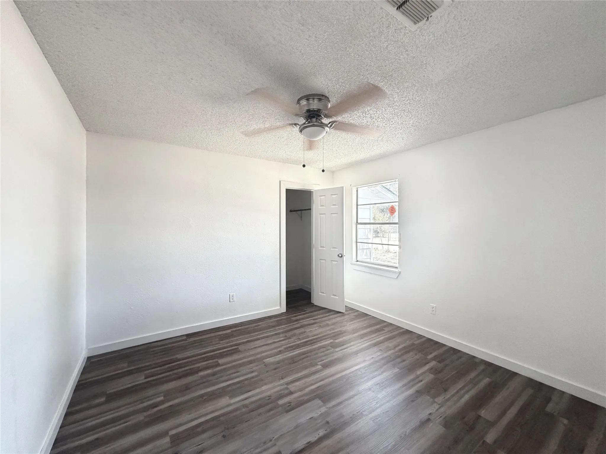 Single Family Residence For Rent in Hunt County , 108 E Kirby Avenue, Quinlan, Texas 75474, 4 Bedroom, 2 Bathroom, Garage spaces, 1,188 Sqft, built in 1967, mls#21407926, Real Estate Agent in Quinlan, Homes For Rent in Hunt county, Homes For Rent in Quinlan, Realtor in Quinlan Texas, Real Estate Brokerage Independent Realty Texas, Luminita Cordes Realtor