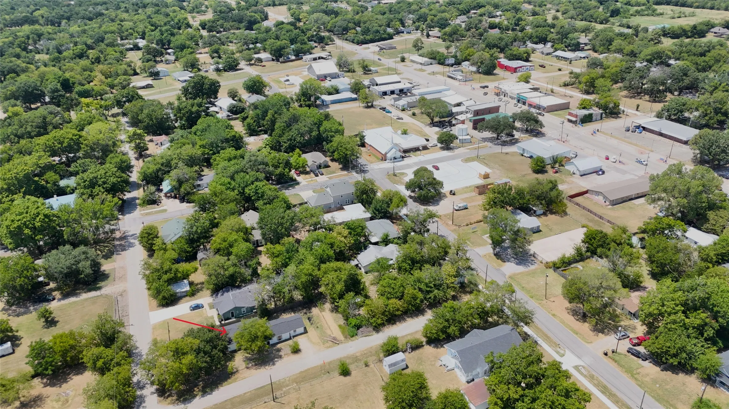 Single Family Residence For Rent in Hunt County , 108 E Kirby Avenue, Quinlan, Texas 75474, 4 Bedroom, 2 Bathroom, Garage spaces, 1,188 Sqft, built in 1967, mls#21407926, Real Estate Agent in Quinlan, Homes For Rent in Hunt county, Homes For Rent in Quinlan, Realtor in Quinlan Texas, Real Estate Brokerage Independent Realty Texas, Luminita Cordes Realtor
