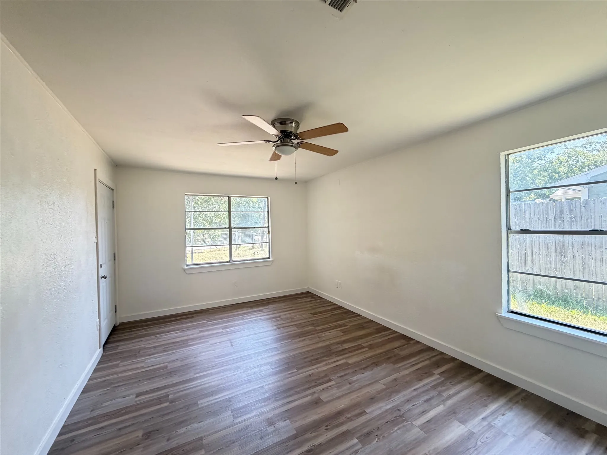 Single Family Residence For Rent in Hunt County , 108 E Kirby Avenue, Quinlan, Texas 75474, 4 Bedroom, 2 Bathroom, Garage spaces, 1,188 Sqft, built in 1967, mls#21407926, Real Estate Agent in Quinlan, Homes For Rent in Hunt county, Homes For Rent in Quinlan, Realtor in Quinlan Texas, Real Estate Brokerage Independent Realty Texas, Luminita Cordes Realtor
