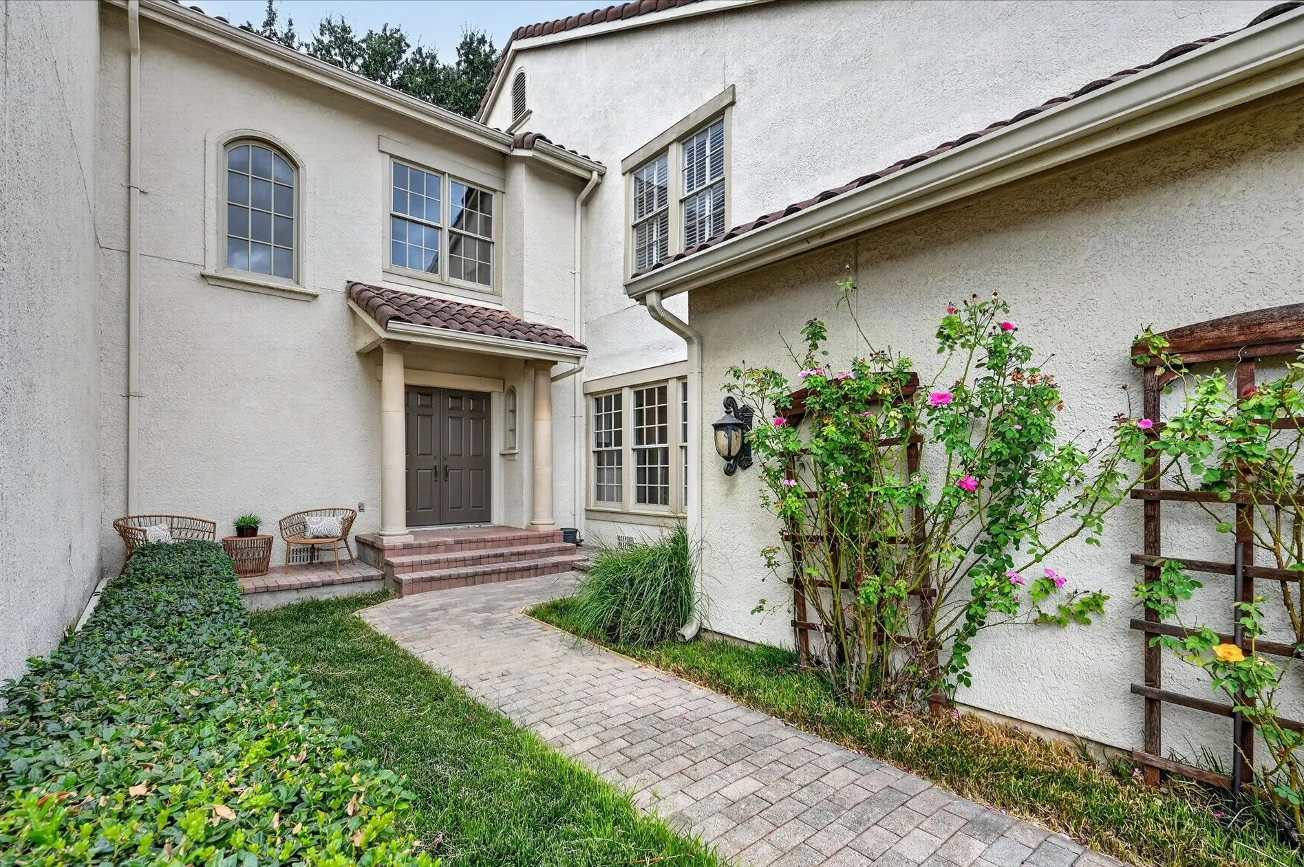 Condominium For Sale in Dallas County , 4603 N Oconnor Court, Irving, Texas 75062, 2 Bedroom, 3 Bathroom, 2 Garage spaces, 2,167 Sqft, built in 1982, mls#21398515, Real Estate Agent in Irving, Homes For Sale in Dallas county, Homes For Sale in Irving, Realtor in Irving Texas, Real Estate Brokerage Independent Realty Texas, Luminita Cordes Realtor