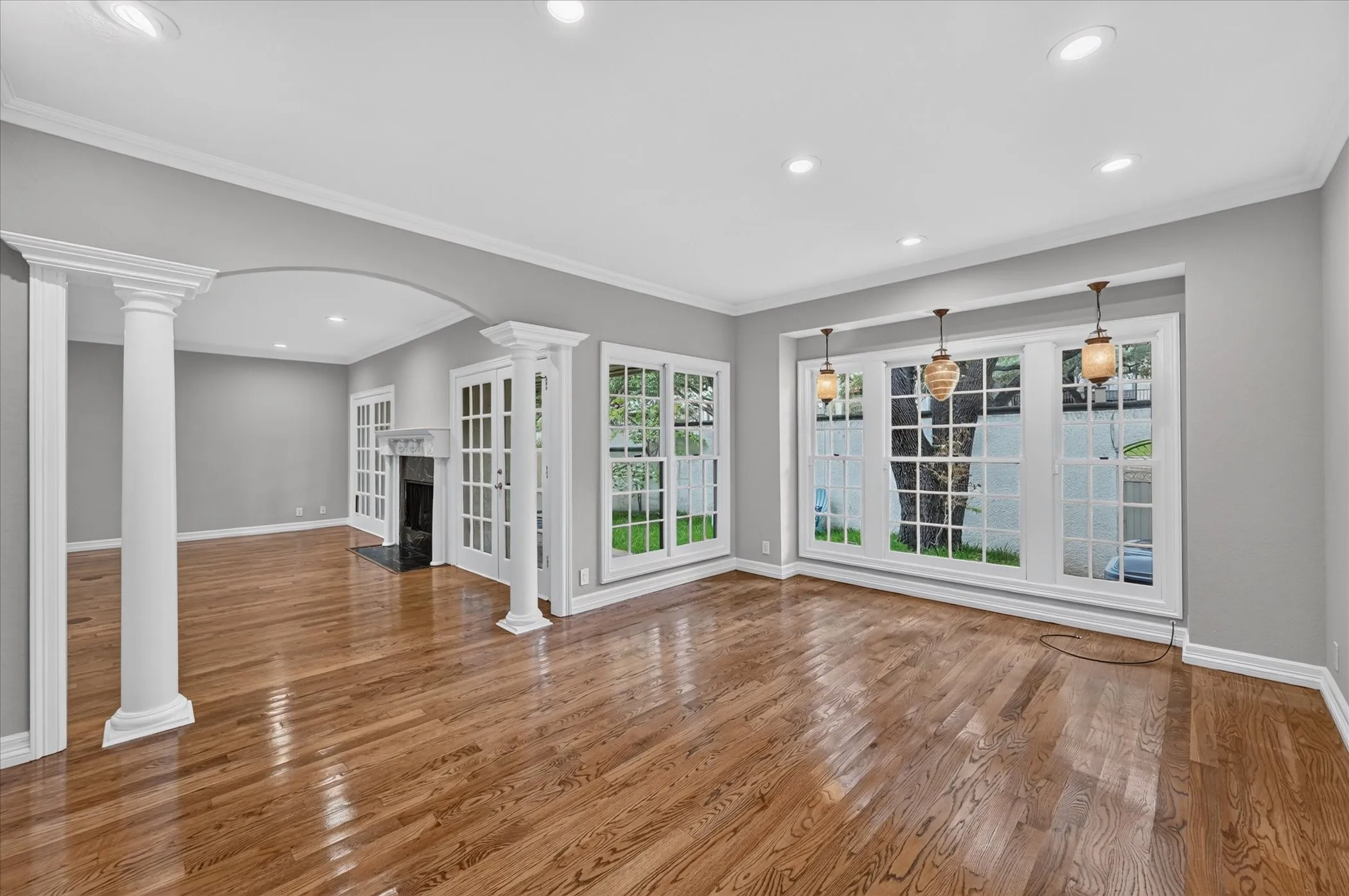 Condominium For Sale in Dallas County , 4603 N Oconnor Court, Irving, Texas 75062, 2 Bedroom, 3 Bathroom, 2 Garage spaces, 2,167 Sqft, built in 1982, mls#21398515, Real Estate Agent in Irving, Homes For Sale in Dallas county, Homes For Sale in Irving, Realtor in Irving Texas, Real Estate Brokerage Independent Realty Texas, Luminita Cordes Realtor