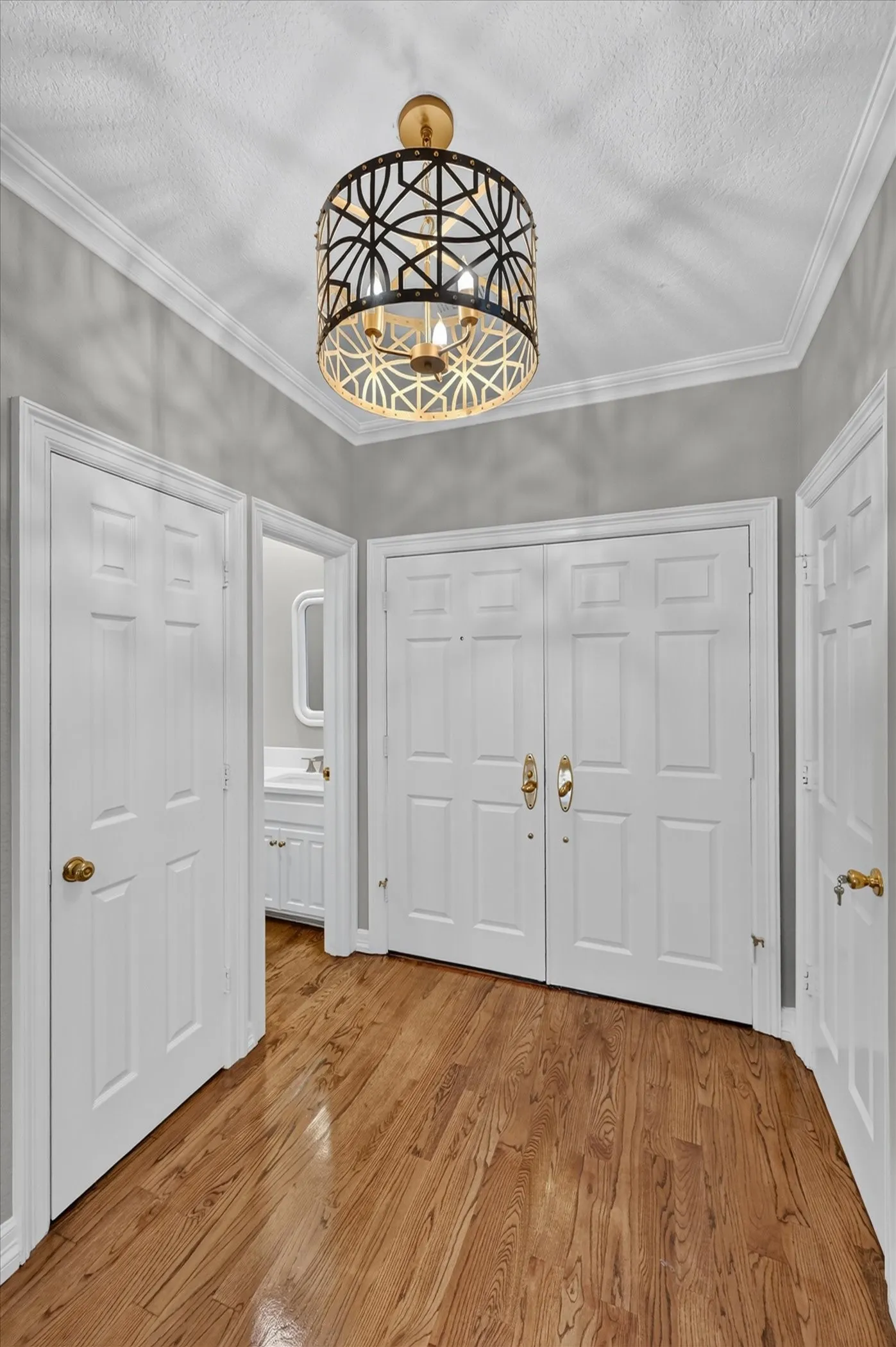 Condominium For Sale in Dallas County , 4603 N Oconnor Court, Irving, Texas 75062, 2 Bedroom, 3 Bathroom, 2 Garage spaces, 2,167 Sqft, built in 1982, mls#21398515, Real Estate Agent in Irving, Homes For Sale in Dallas county, Homes For Sale in Irving, Realtor in Irving Texas, Real Estate Brokerage Independent Realty Texas, Luminita Cordes Realtor