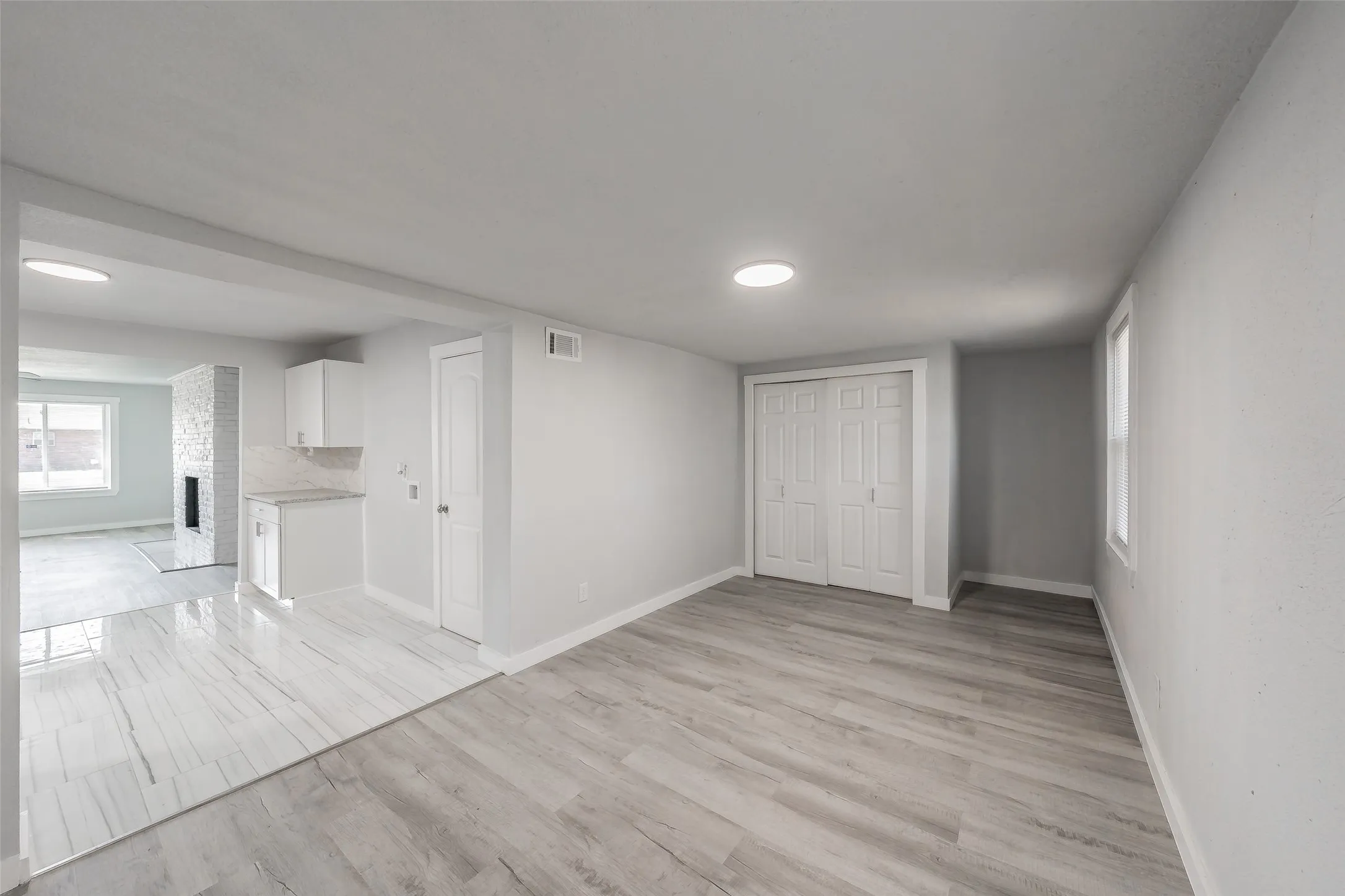 Single Family Residence For Sale in Tarrant County , 5569 Burton Avenue, Fort Worth, Texas 76119, 4 Bedroom, 3 Bathroom, Garage spaces, 1,637 Sqft, built in 1960, mls#21404568, Real Estate Agent in Fort Worth, Homes For Sale in Tarrant county, Homes For Sale in Fort Worth, Realtor in Fort Worth Texas, Real Estate Brokerage Independent Realty Texas, Luminita Cordes Realtor