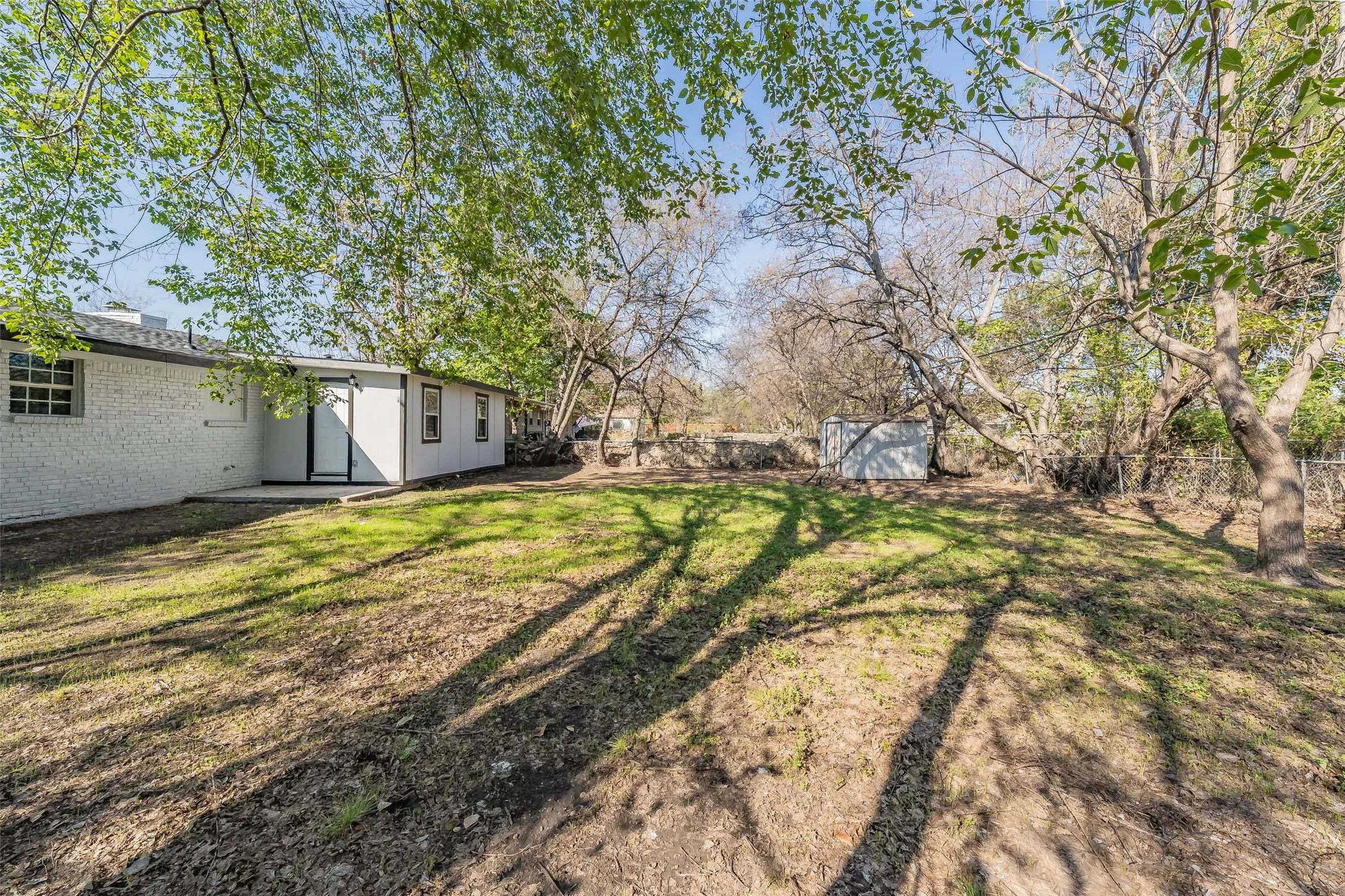 Single Family Residence For Sale in Tarrant County , 5569 Burton Avenue, Fort Worth, Texas 76119, 4 Bedroom, 3 Bathroom, Garage spaces, 1,637 Sqft, built in 1960, mls#21404568, Real Estate Agent in Fort Worth, Homes For Sale in Tarrant county, Homes For Sale in Fort Worth, Realtor in Fort Worth Texas, Real Estate Brokerage Independent Realty Texas, Luminita Cordes Realtor