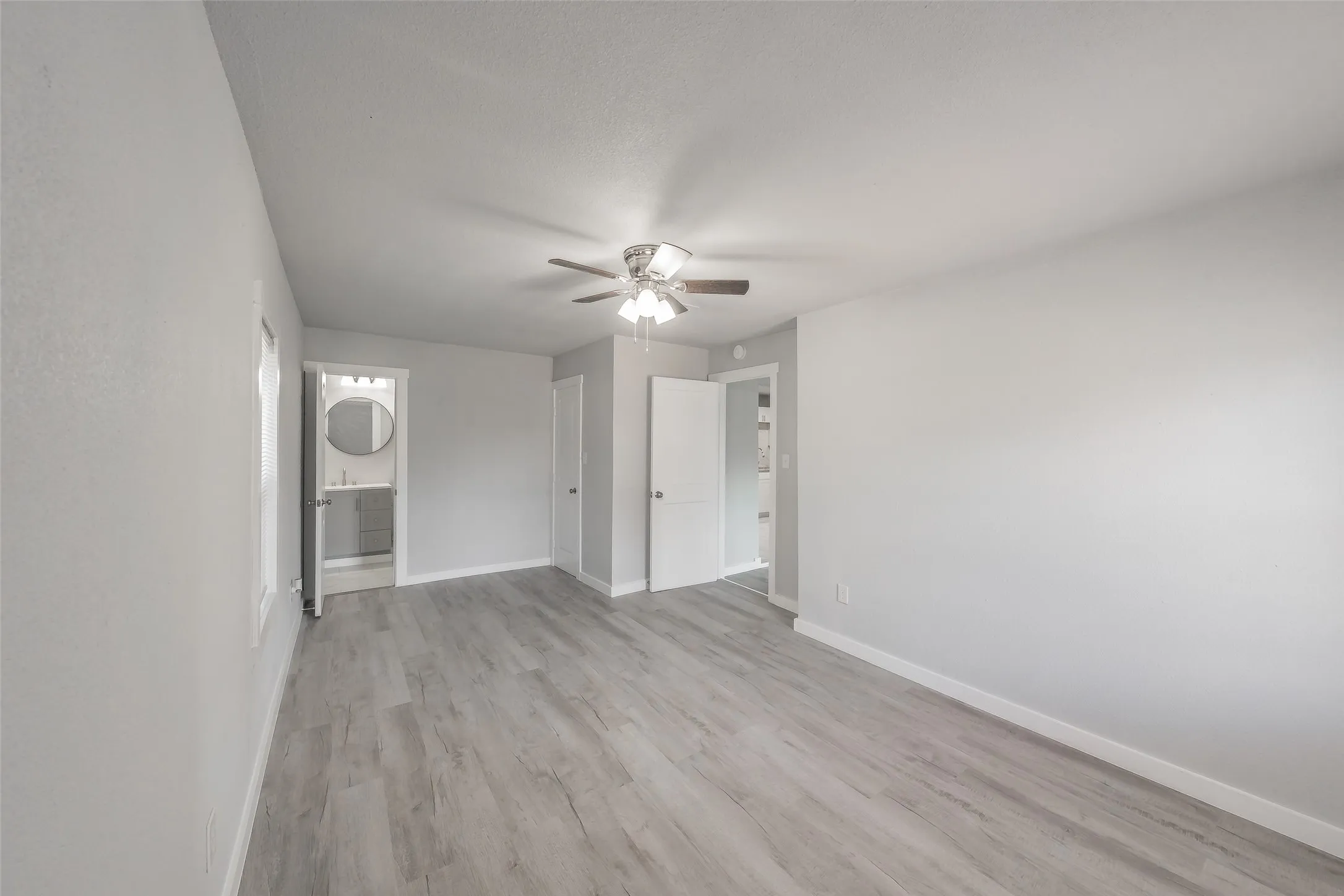 Single Family Residence For Sale in Tarrant County , 5569 Burton Avenue, Fort Worth, Texas 76119, 4 Bedroom, 3 Bathroom, Garage spaces, 1,637 Sqft, built in 1960, mls#21404568, Real Estate Agent in Fort Worth, Homes For Sale in Tarrant county, Homes For Sale in Fort Worth, Realtor in Fort Worth Texas, Real Estate Brokerage Independent Realty Texas, Luminita Cordes Realtor
