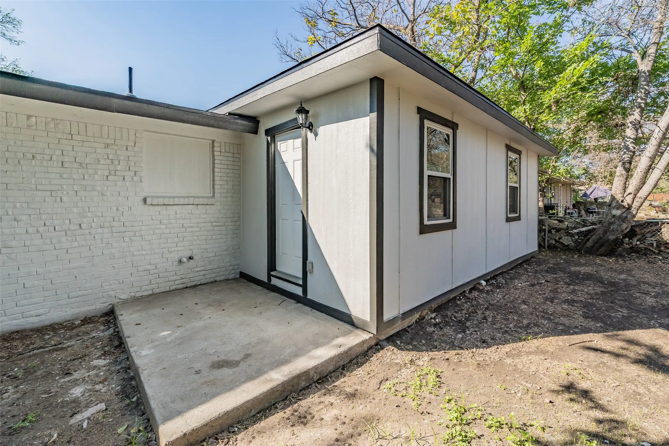 Single Family Residence For Sale in Tarrant County , 5569 Burton Avenue, Fort Worth, Texas 76119, 4 Bedroom, 3 Bathroom, Garage spaces, 1,637 Sqft, built in 1960, mls#21404568, Real Estate Agent in Fort Worth, Homes For Sale in Tarrant county, Homes For Sale in Fort Worth, Realtor in Fort Worth Texas, Real Estate Brokerage Independent Realty Texas, Luminita Cordes Realtor