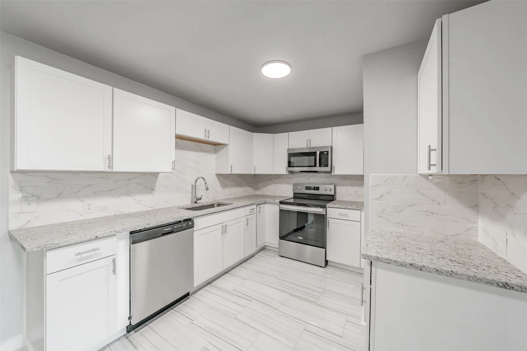 Single Family Residence For Sale in Tarrant County , 5569 Burton Avenue, Fort Worth, Texas 76119, 4 Bedroom, 3 Bathroom, Garage spaces, 1,637 Sqft, built in 1960, mls#21404568, Real Estate Agent in Fort Worth, Homes For Sale in Tarrant county, Homes For Sale in Fort Worth, Realtor in Fort Worth Texas, Real Estate Brokerage Independent Realty Texas, Luminita Cordes Realtor