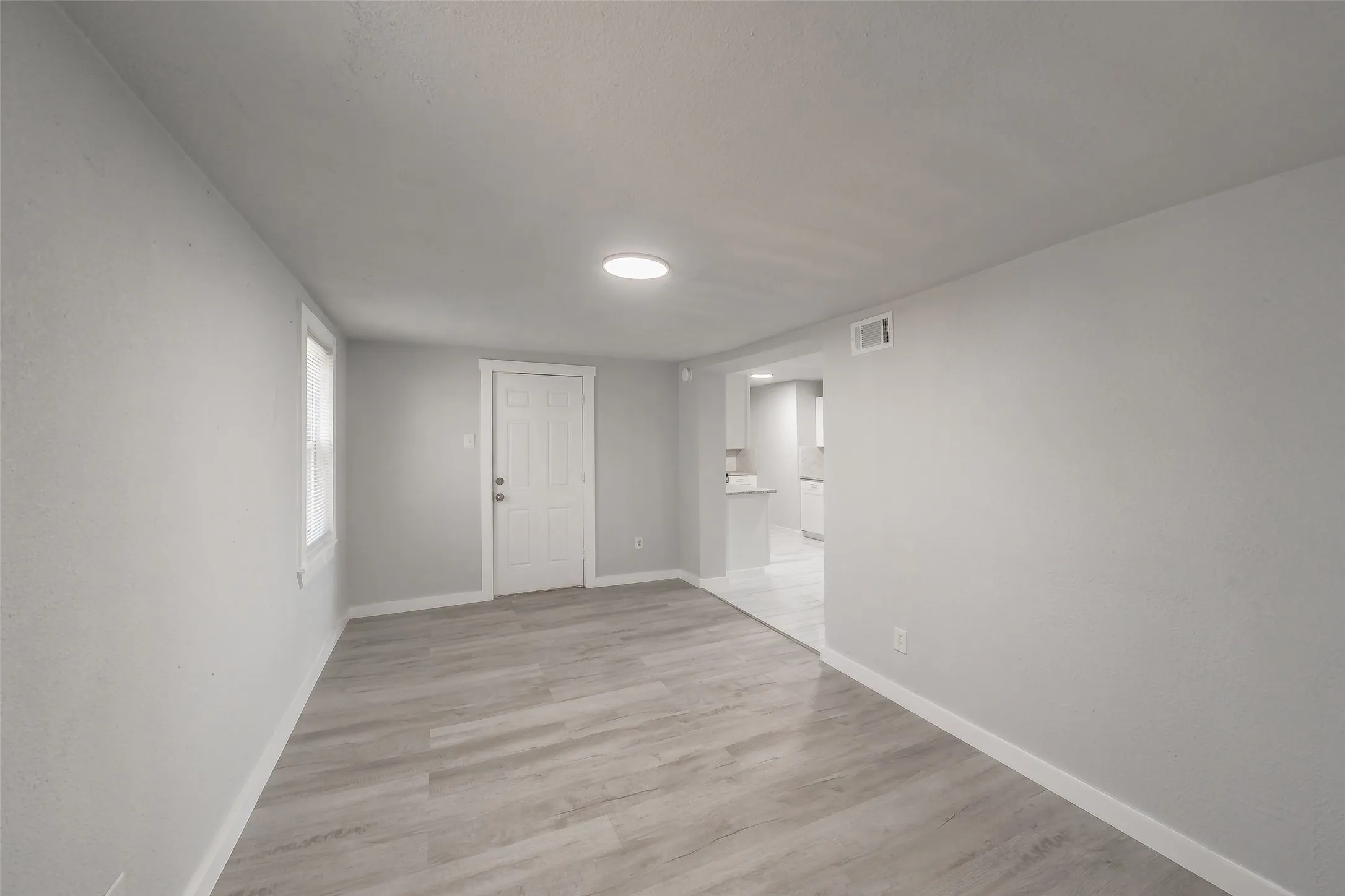 Single Family Residence For Sale in Tarrant County , 5569 Burton Avenue, Fort Worth, Texas 76119, 4 Bedroom, 3 Bathroom, Garage spaces, 1,637 Sqft, built in 1960, mls#21404568, Real Estate Agent in Fort Worth, Homes For Sale in Tarrant county, Homes For Sale in Fort Worth, Realtor in Fort Worth Texas, Real Estate Brokerage Independent Realty Texas, Luminita Cordes Realtor