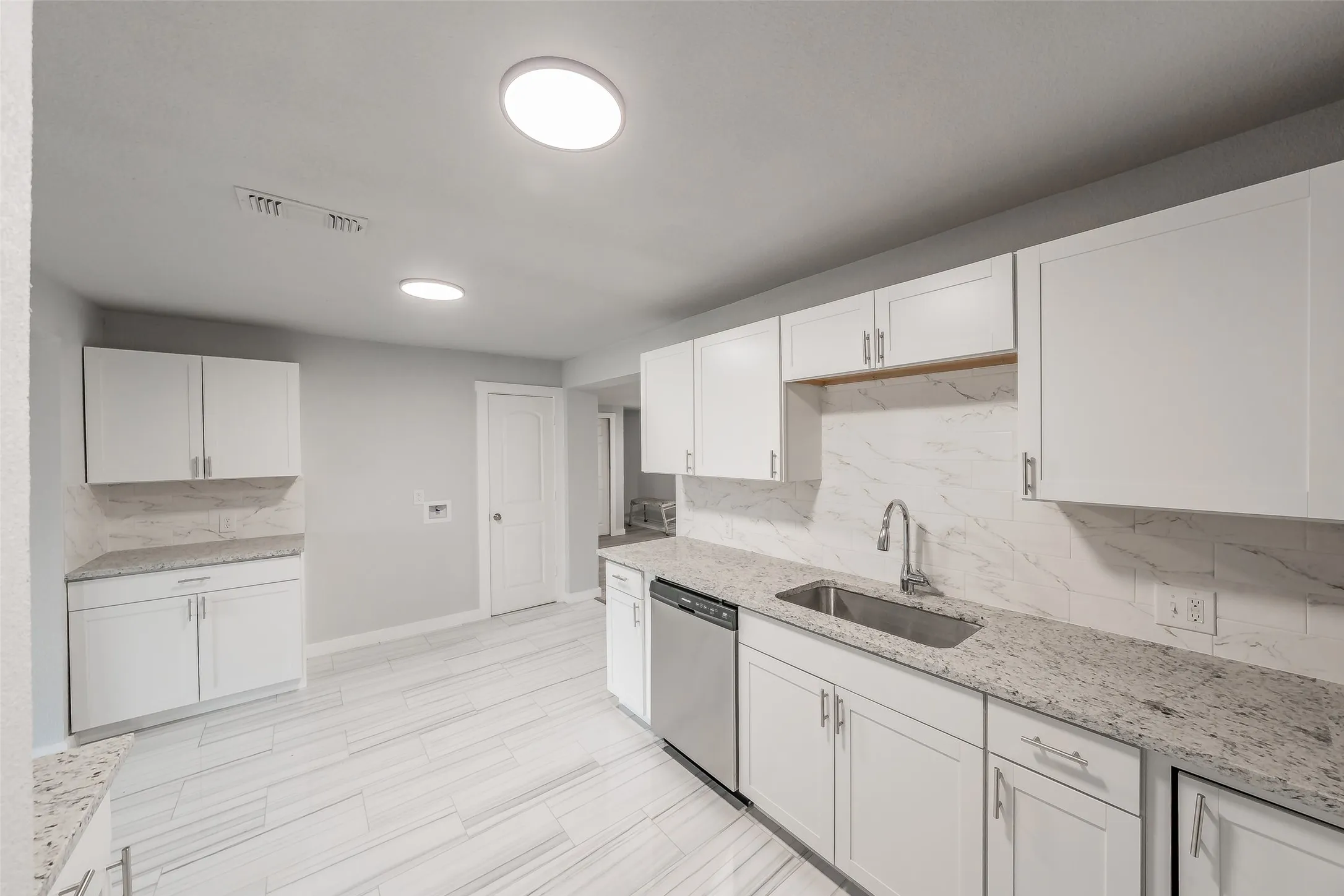 Single Family Residence For Sale in Tarrant County , 5569 Burton Avenue, Fort Worth, Texas 76119, 4 Bedroom, 3 Bathroom, Garage spaces, 1,637 Sqft, built in 1960, mls#21404568, Real Estate Agent in Fort Worth, Homes For Sale in Tarrant county, Homes For Sale in Fort Worth, Realtor in Fort Worth Texas, Real Estate Brokerage Independent Realty Texas, Luminita Cordes Realtor