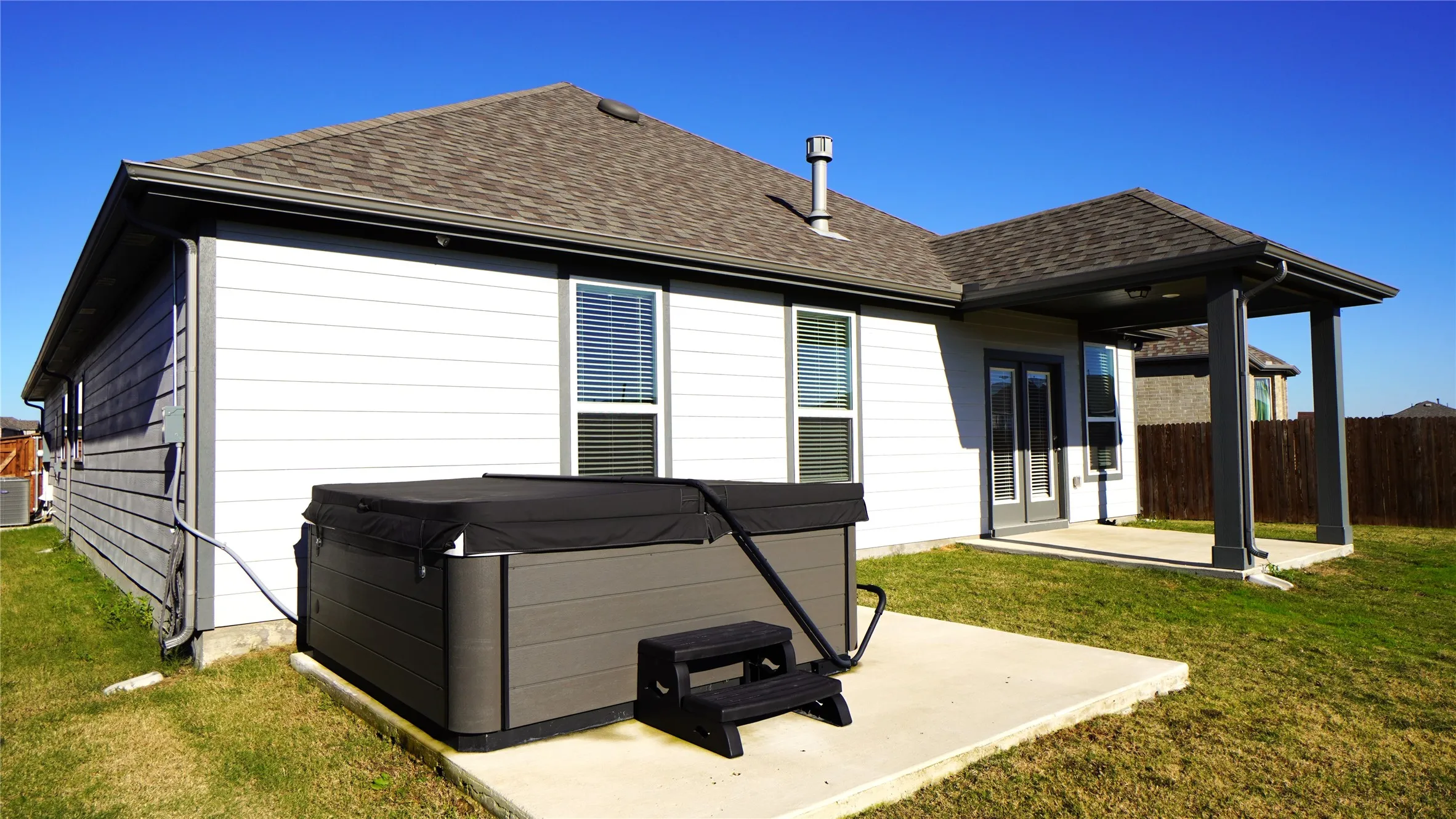 Single Family Residence For Rent in Rockwall County , 3211 Buffalo Creek Circle, Royse City, Texas 75189, 4 Bedroom, 2 Bathroom, 2 Garage spaces, 2,120 Sqft, built in 2021, mls#21407243, Real Estate Agent in Royse City, Homes For Rent in Rockwall county, Homes For Rent in Royse City, Realtor in Royse City Texas, Real Estate Brokerage Independent Realty Texas, Luminita Cordes Realtor