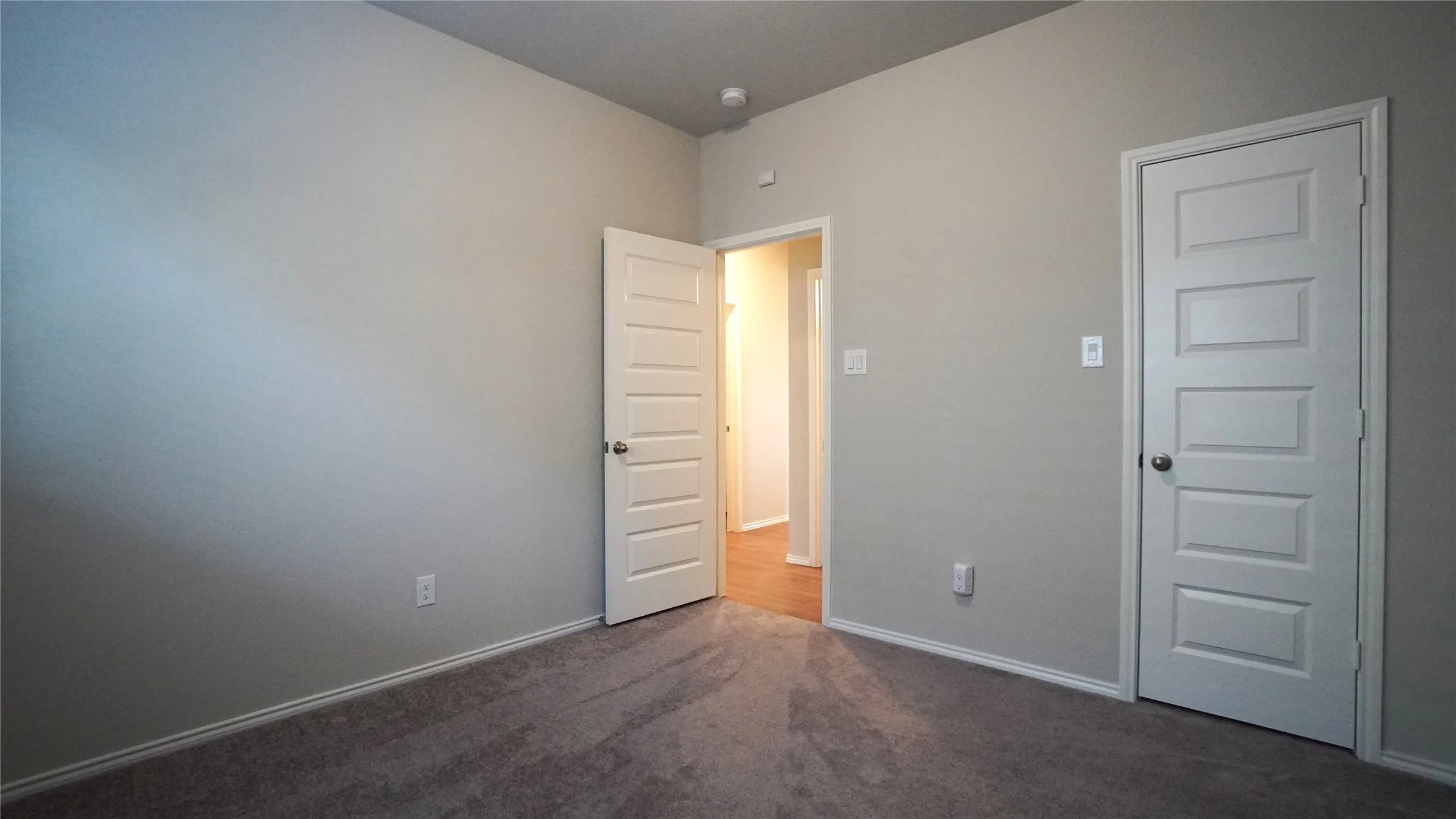 Single Family Residence For Rent in Rockwall County , 3211 Buffalo Creek Circle, Royse City, Texas 75189, 4 Bedroom, 2 Bathroom, 2 Garage spaces, 2,120 Sqft, built in 2021, mls#21407243, Real Estate Agent in Royse City, Homes For Rent in Rockwall county, Homes For Rent in Royse City, Realtor in Royse City Texas, Real Estate Brokerage Independent Realty Texas, Luminita Cordes Realtor