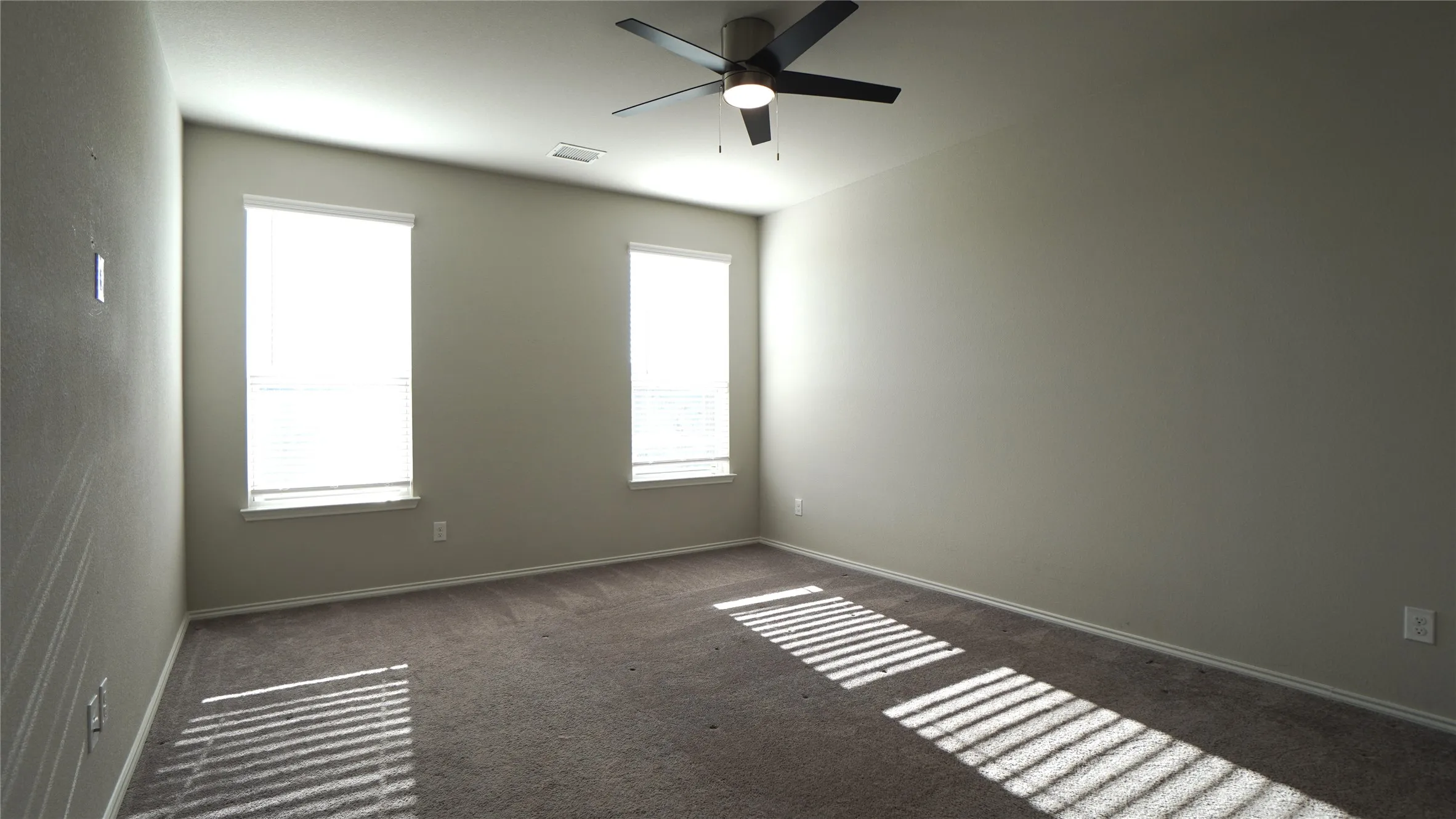 Single Family Residence For Rent in Rockwall County , 3211 Buffalo Creek Circle, Royse City, Texas 75189, 4 Bedroom, 2 Bathroom, 2 Garage spaces, 2,120 Sqft, built in 2021, mls#21407243, Real Estate Agent in Royse City, Homes For Rent in Rockwall county, Homes For Rent in Royse City, Realtor in Royse City Texas, Real Estate Brokerage Independent Realty Texas, Luminita Cordes Realtor