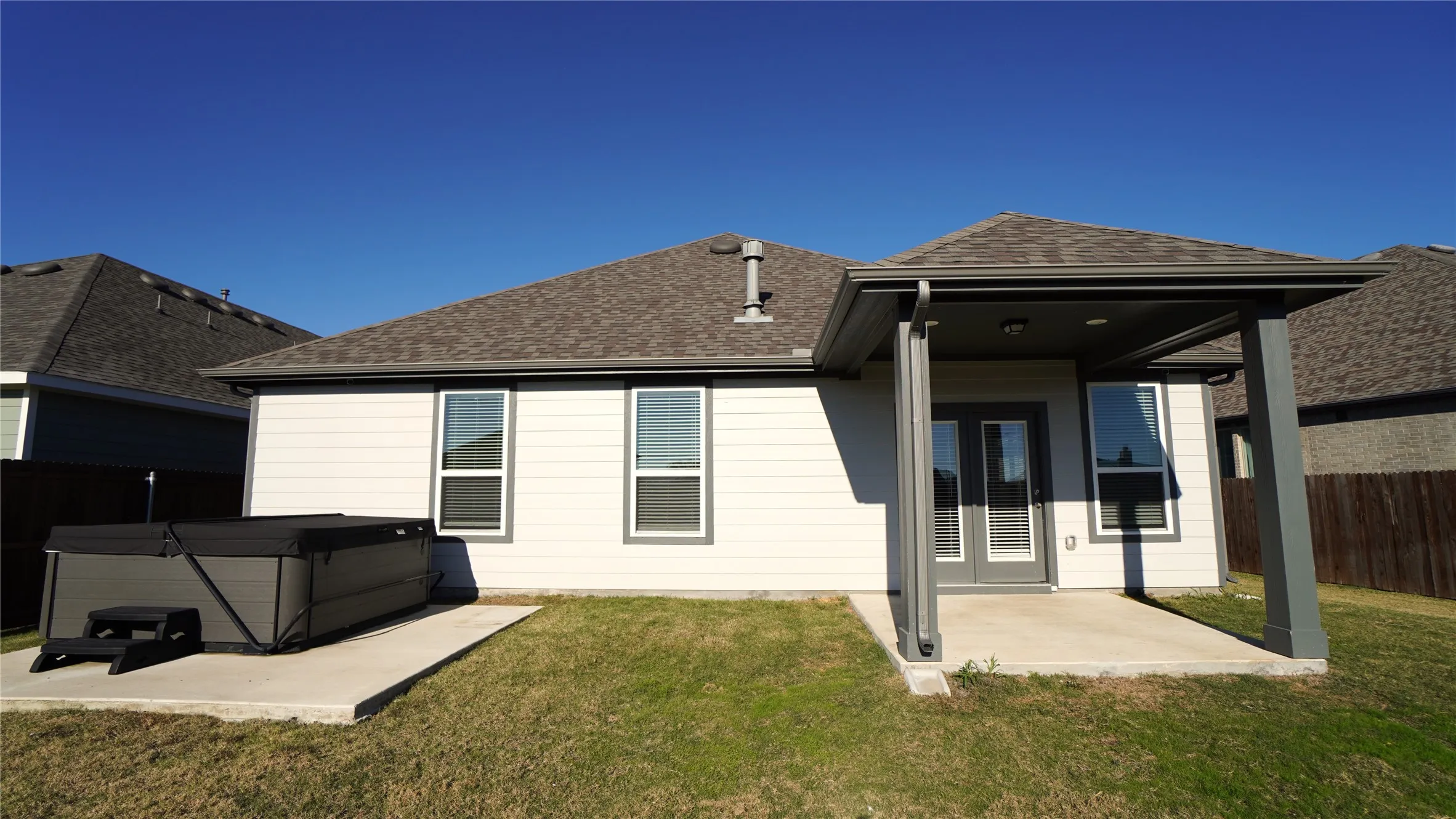 Single Family Residence For Rent in Rockwall County , 3211 Buffalo Creek Circle, Royse City, Texas 75189, 4 Bedroom, 2 Bathroom, 2 Garage spaces, 2,120 Sqft, built in 2021, mls#21407243, Real Estate Agent in Royse City, Homes For Rent in Rockwall county, Homes For Rent in Royse City, Realtor in Royse City Texas, Real Estate Brokerage Independent Realty Texas, Luminita Cordes Realtor