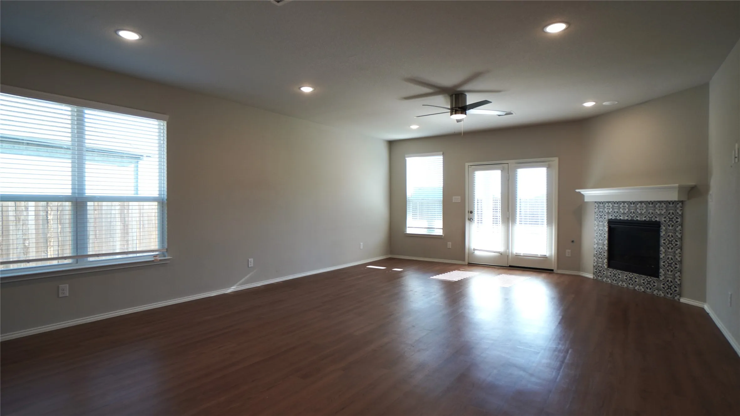 Single Family Residence For Rent in Rockwall County , 3211 Buffalo Creek Circle, Royse City, Texas 75189, 4 Bedroom, 2 Bathroom, 2 Garage spaces, 2,120 Sqft, built in 2021, mls#21407243, Real Estate Agent in Royse City, Homes For Rent in Rockwall county, Homes For Rent in Royse City, Realtor in Royse City Texas, Real Estate Brokerage Independent Realty Texas, Luminita Cordes Realtor