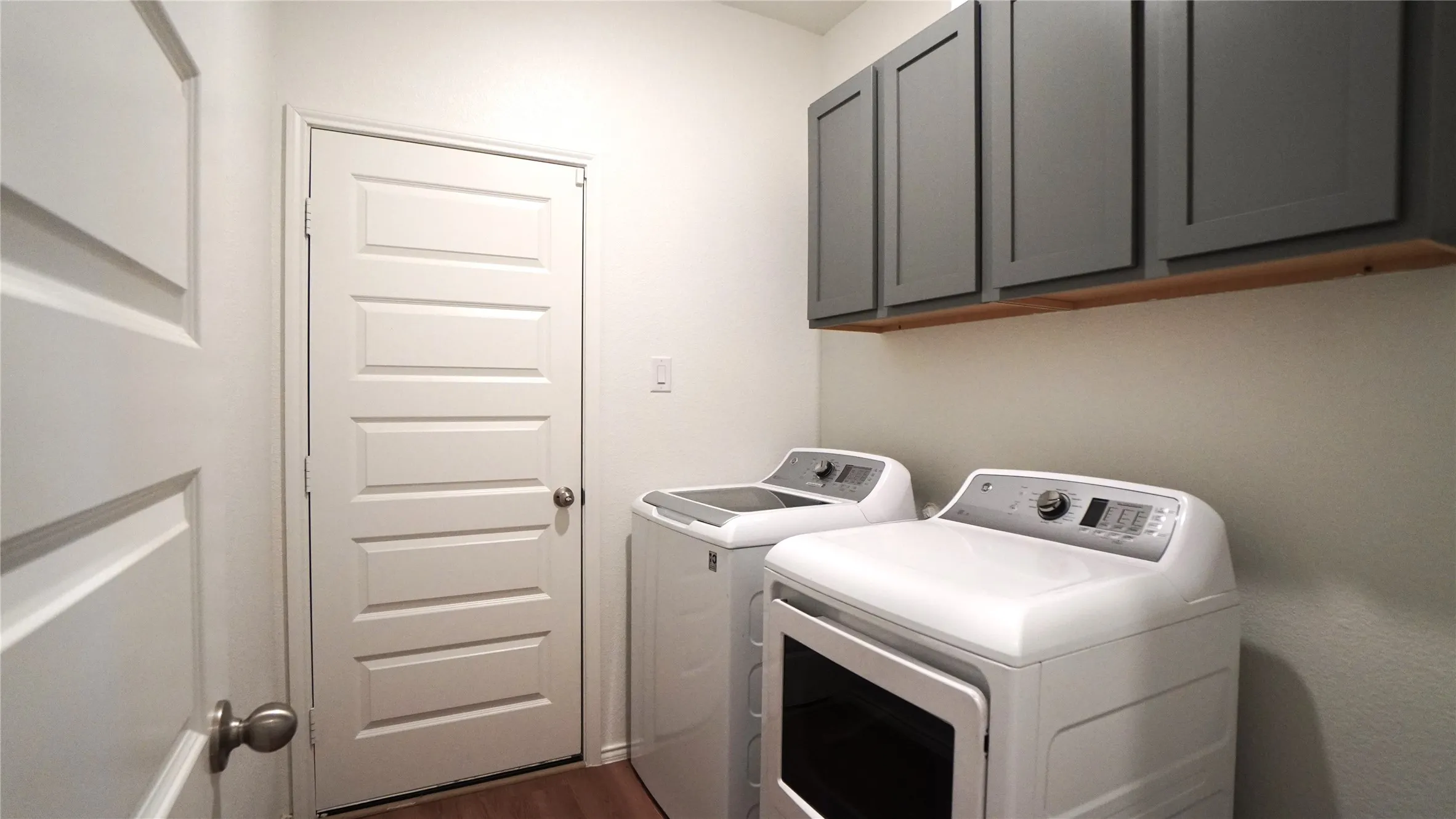 Single Family Residence For Rent in Rockwall County , 3211 Buffalo Creek Circle, Royse City, Texas 75189, 4 Bedroom, 2 Bathroom, 2 Garage spaces, 2,120 Sqft, built in 2021, mls#21407243, Real Estate Agent in Royse City, Homes For Rent in Rockwall county, Homes For Rent in Royse City, Realtor in Royse City Texas, Real Estate Brokerage Independent Realty Texas, Luminita Cordes Realtor