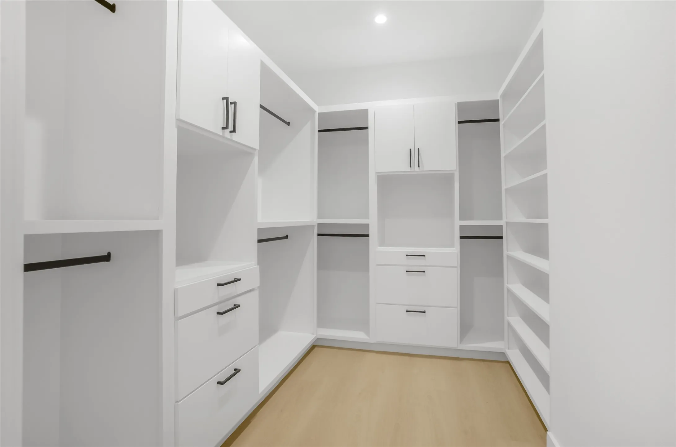 Single Family Residence For Sale in Dallas County , 3629 Vilbig Road, Dallas, Texas 75212, 4 Bedroom, 4 Bathroom, 2 Garage spaces, 3,572 Sqft, built in 2025, mls#21407929, Real Estate Agent in Dallas, Homes For Sale in Dallas county, Homes For Sale in Dallas, Realtor in Dallas Texas, Real Estate Brokerage Independent Realty Texas, Luminita Cordes Realtor