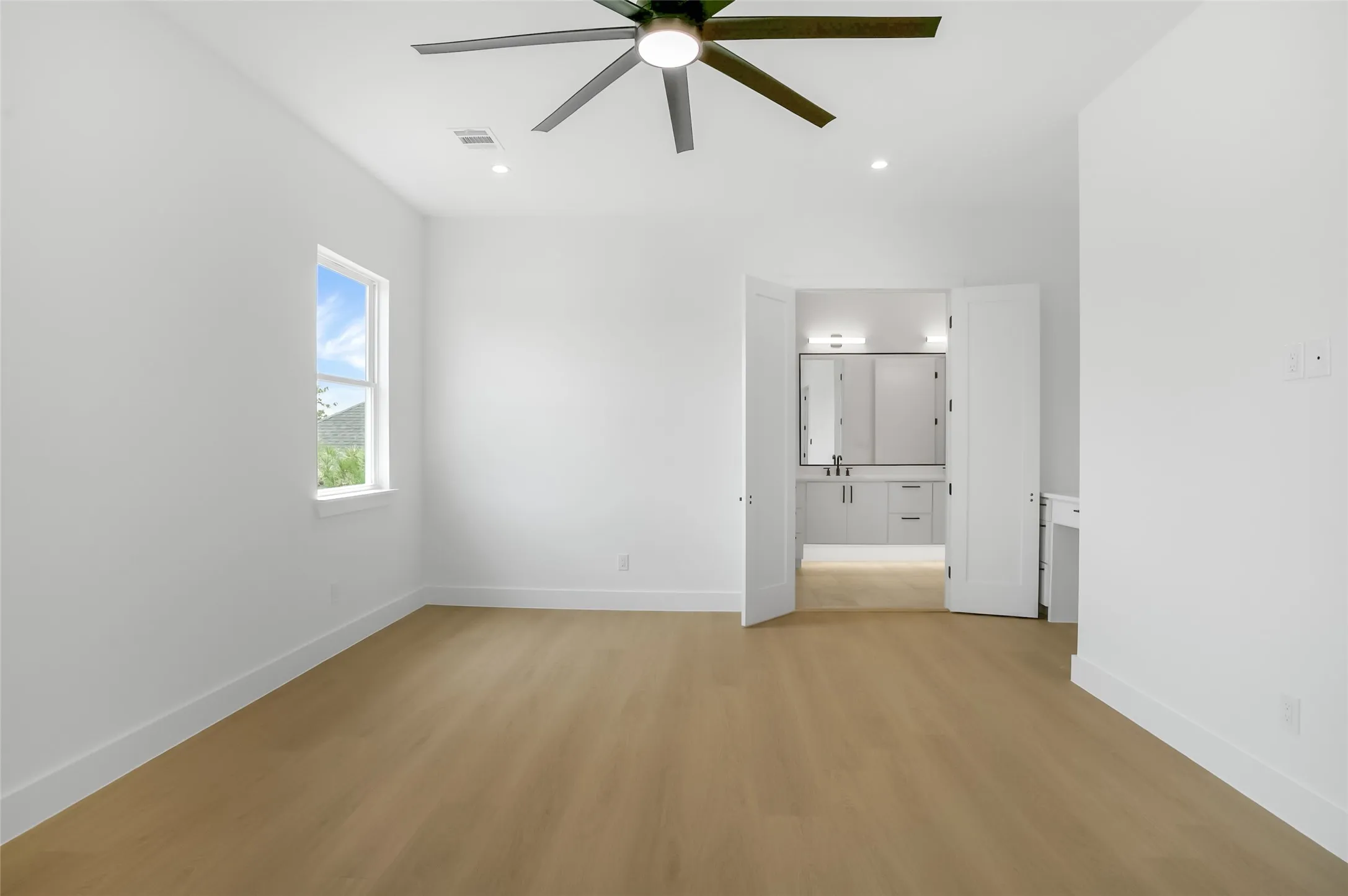 Single Family Residence For Sale in Dallas County , 3629 Vilbig Road, Dallas, Texas 75212, 4 Bedroom, 4 Bathroom, 2 Garage spaces, 3,572 Sqft, built in 2025, mls#21407929, Real Estate Agent in Dallas, Homes For Sale in Dallas county, Homes For Sale in Dallas, Realtor in Dallas Texas, Real Estate Brokerage Independent Realty Texas, Luminita Cordes Realtor