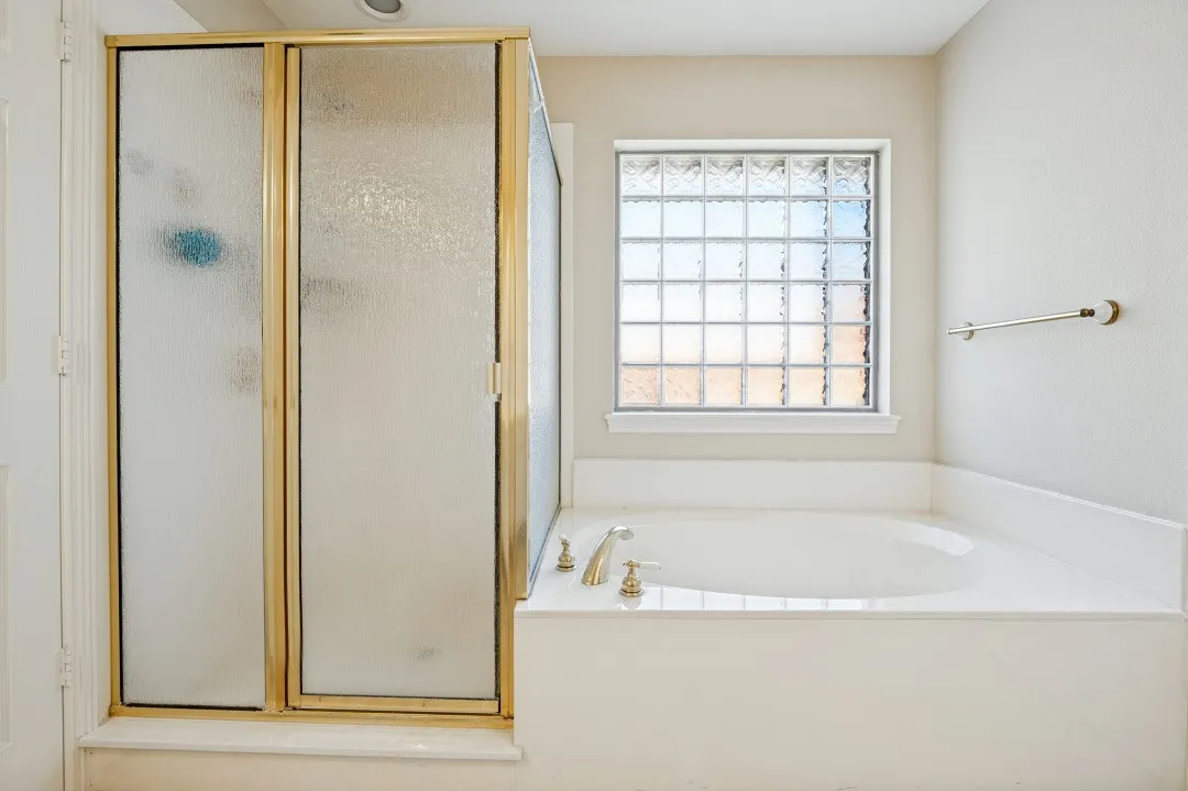 Single Family Residence For Sale in Dallas County , 123 Crestridge Drive 11, Cedar Hill, Texas 75104, 3 Bedroom, 2 Bathroom, 2 Garage spaces, 2,411 Sqft, built in 2004, mls#21405237, Real Estate Agent in Cedar Hill, Homes For Sale in Dallas county, Homes For Sale in Cedar Hill, Realtor in Cedar Hill Texas, Real Estate Brokerage Independent Realty Texas, Luminita Cordes Realtor