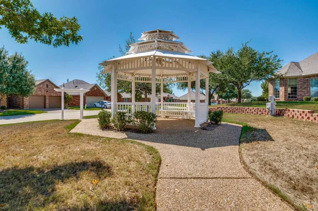 Single Family Residence For Sale in Dallas County , 123 Crestridge Drive 11, Cedar Hill, Texas 75104, 3 Bedroom, 2 Bathroom, 2 Garage spaces, 2,411 Sqft, built in 2004, mls#21405237, Real Estate Agent in Cedar Hill, Homes For Sale in Dallas county, Homes For Sale in Cedar Hill, Realtor in Cedar Hill Texas, Real Estate Brokerage Independent Realty Texas, Luminita Cordes Realtor