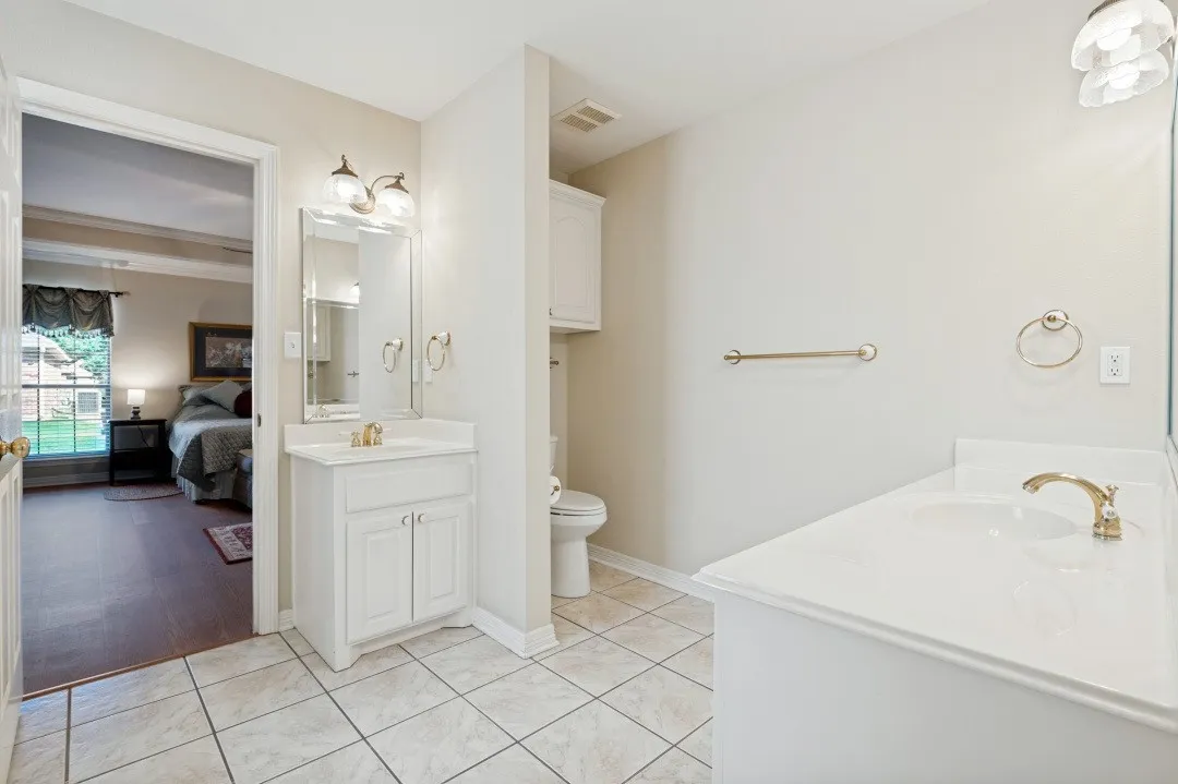 Single Family Residence For Sale in Dallas County , 123 Crestridge Drive 11, Cedar Hill, Texas 75104, 3 Bedroom, 2 Bathroom, 2 Garage spaces, 2,411 Sqft, built in 2004, mls#21405237, Real Estate Agent in Cedar Hill, Homes For Sale in Dallas county, Homes For Sale in Cedar Hill, Realtor in Cedar Hill Texas, Real Estate Brokerage Independent Realty Texas, Luminita Cordes Realtor