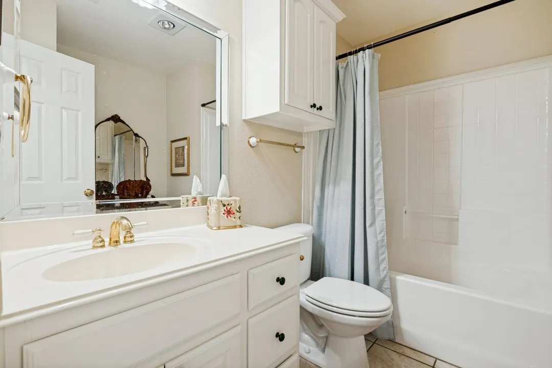Single Family Residence For Sale in Dallas County , 123 Crestridge Drive 11, Cedar Hill, Texas 75104, 3 Bedroom, 2 Bathroom, 2 Garage spaces, 2,411 Sqft, built in 2004, mls#21405237, Real Estate Agent in Cedar Hill, Homes For Sale in Dallas county, Homes For Sale in Cedar Hill, Realtor in Cedar Hill Texas, Real Estate Brokerage Independent Realty Texas, Luminita Cordes Realtor