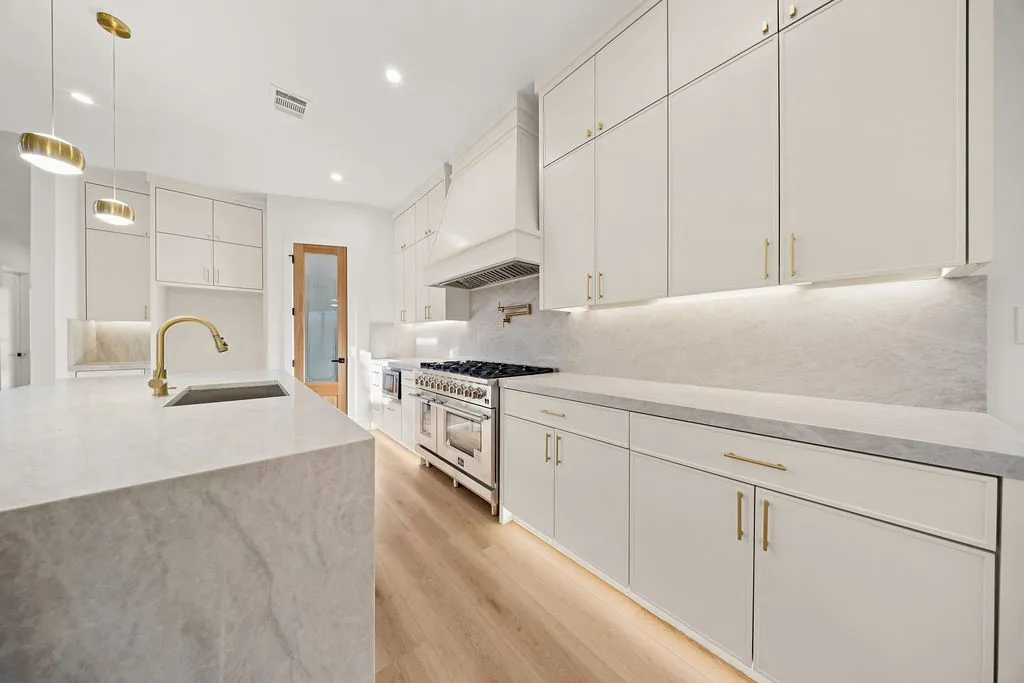 Single Family Residence For Sale in Dallas County , 1727 Toronto Street, Dallas, Texas 75212, 5 Bedroom, 5 Bathroom, 2 Garage spaces, 3,302 Sqft, built in 2026, mls#21407936, Real Estate Agent in Dallas, Homes For Sale in Dallas county, Homes For Sale in Dallas, Realtor in Dallas Texas, Real Estate Brokerage Independent Realty Texas, Luminita Cordes Realtor