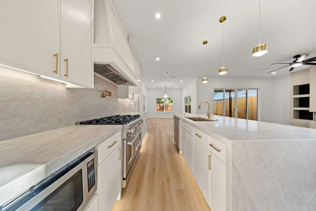 Single Family Residence For Sale in Dallas County , 1727 Toronto Street, Dallas, Texas 75212, 5 Bedroom, 5 Bathroom, 2 Garage spaces, 3,302 Sqft, built in 2026, mls#21407936, Real Estate Agent in Dallas, Homes For Sale in Dallas county, Homes For Sale in Dallas, Realtor in Dallas Texas, Real Estate Brokerage Independent Realty Texas, Luminita Cordes Realtor