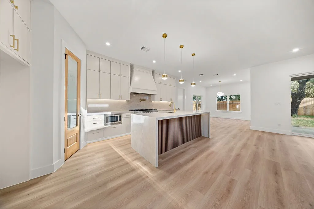 Single Family Residence For Sale in Dallas County , 1727 Toronto Street, Dallas, Texas 75212, 5 Bedroom, 5 Bathroom, 2 Garage spaces, 3,302 Sqft, built in 2026, mls#21407936, Real Estate Agent in Dallas, Homes For Sale in Dallas county, Homes For Sale in Dallas, Realtor in Dallas Texas, Real Estate Brokerage Independent Realty Texas, Luminita Cordes Realtor