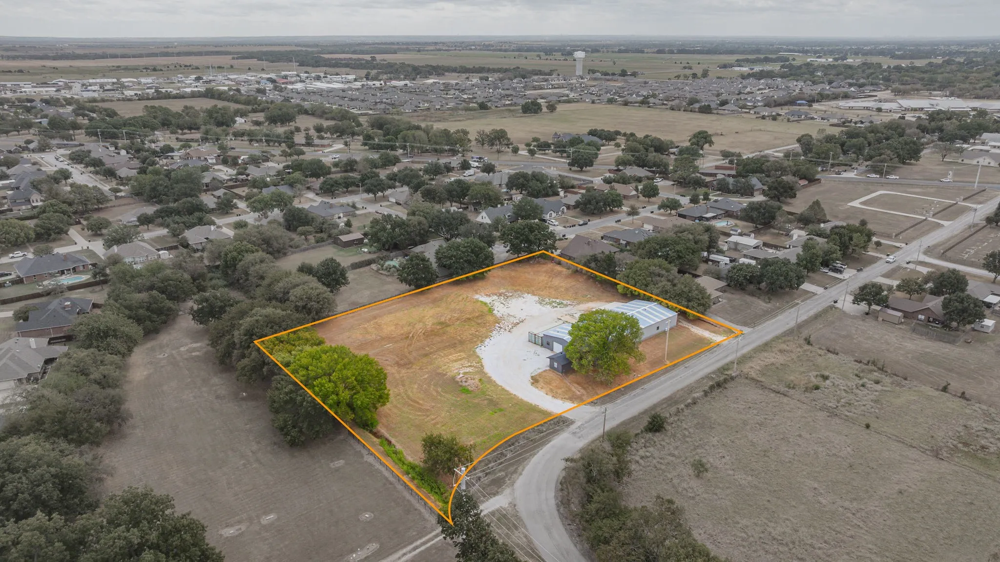 Warehouse For Sale in Denton County , 1324 N Saint James Road, Pilot Point, Texas 76258, 0, 0, Garage spaces, 7,487 Sqft, built in 1984, mls#21407833, Real Estate Agent in Pilot Point, Homes For Sale in Denton county, Homes For Sale in Pilot Point, Realtor in Pilot Point Texas, Real Estate Brokerage Independent Realty Texas, Luminita Cordes Realtor