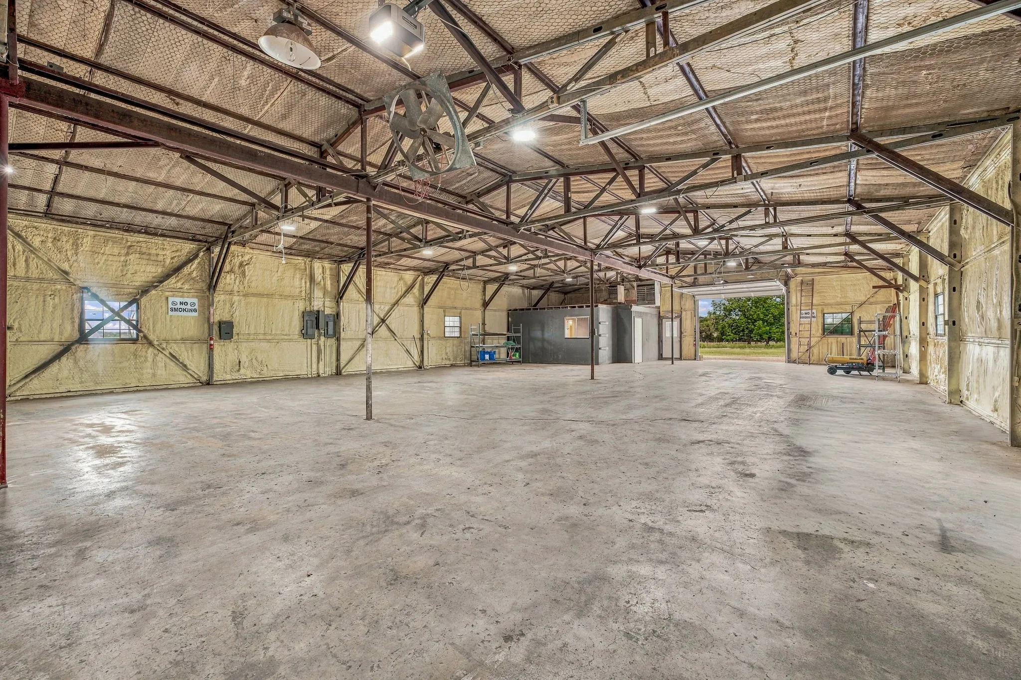 Warehouse For Sale in Denton County , 1324 N Saint James Road, Pilot Point, Texas 76258, 0, 0, Garage spaces, 7,487 Sqft, built in 1984, mls#21407833, Real Estate Agent in Pilot Point, Homes For Sale in Denton county, Homes For Sale in Pilot Point, Realtor in Pilot Point Texas, Real Estate Brokerage Independent Realty Texas, Luminita Cordes Realtor
