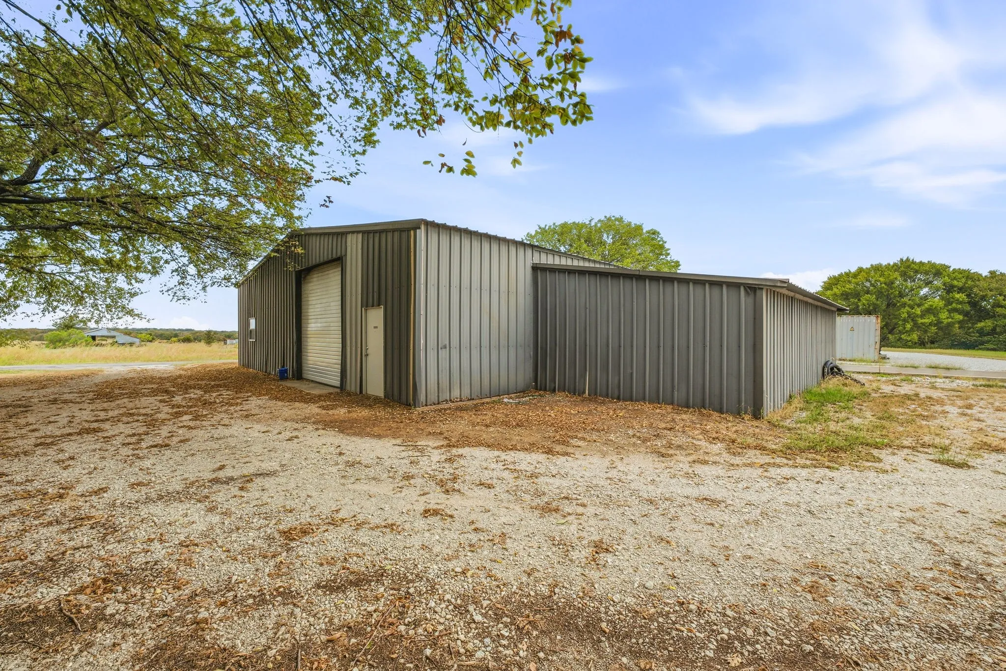 Warehouse For Sale in Denton County , 1324 N Saint James Road, Pilot Point, Texas 76258, 0, 0, Garage spaces, 7,487 Sqft, built in 1984, mls#21407833, Real Estate Agent in Pilot Point, Homes For Sale in Denton county, Homes For Sale in Pilot Point, Realtor in Pilot Point Texas, Real Estate Brokerage Independent Realty Texas, Luminita Cordes Realtor