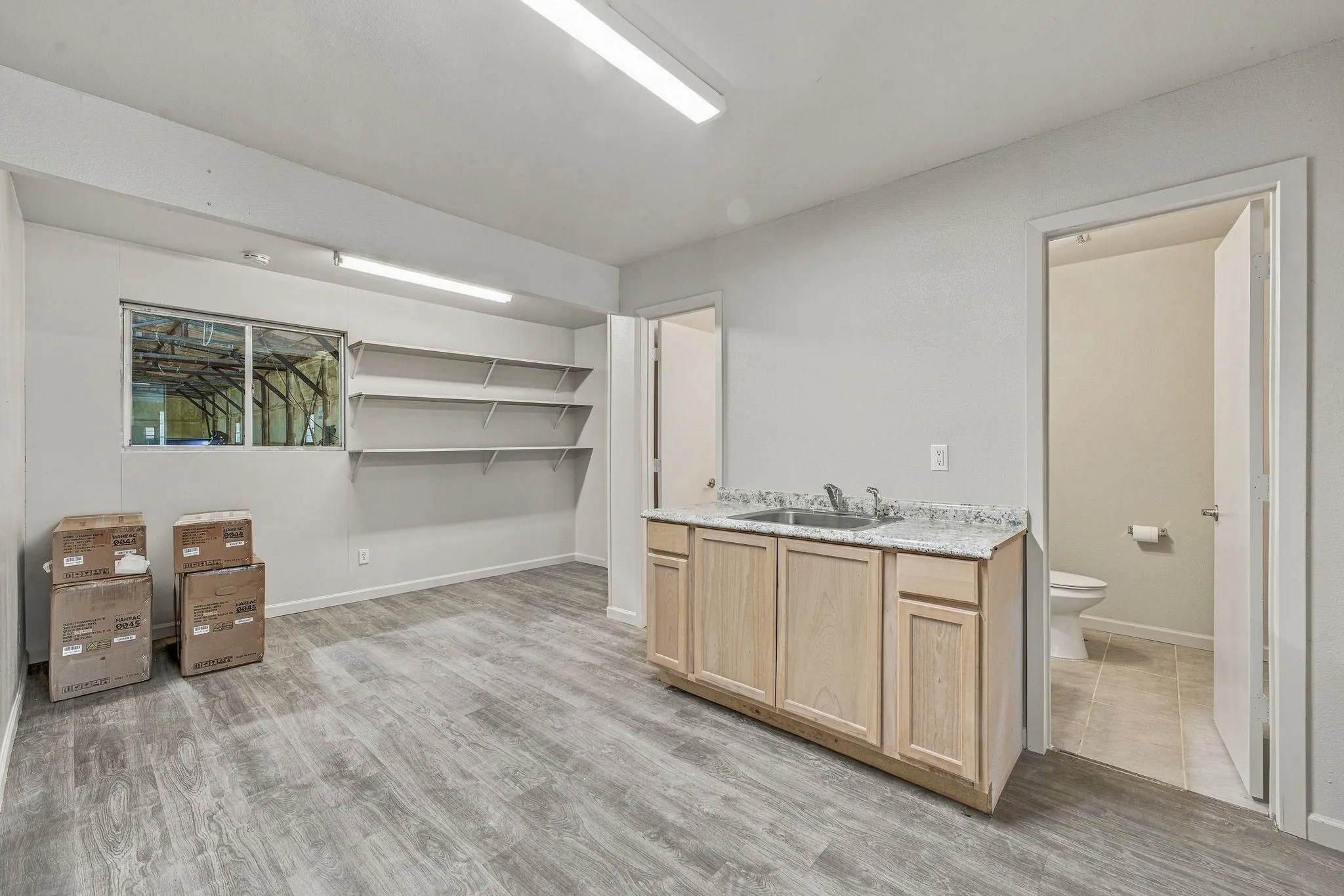Warehouse For Sale in Denton County , 1324 N Saint James Road, Pilot Point, Texas 76258, 0, 0, Garage spaces, 7,487 Sqft, built in 1984, mls#21407833, Real Estate Agent in Pilot Point, Homes For Sale in Denton county, Homes For Sale in Pilot Point, Realtor in Pilot Point Texas, Real Estate Brokerage Independent Realty Texas, Luminita Cordes Realtor