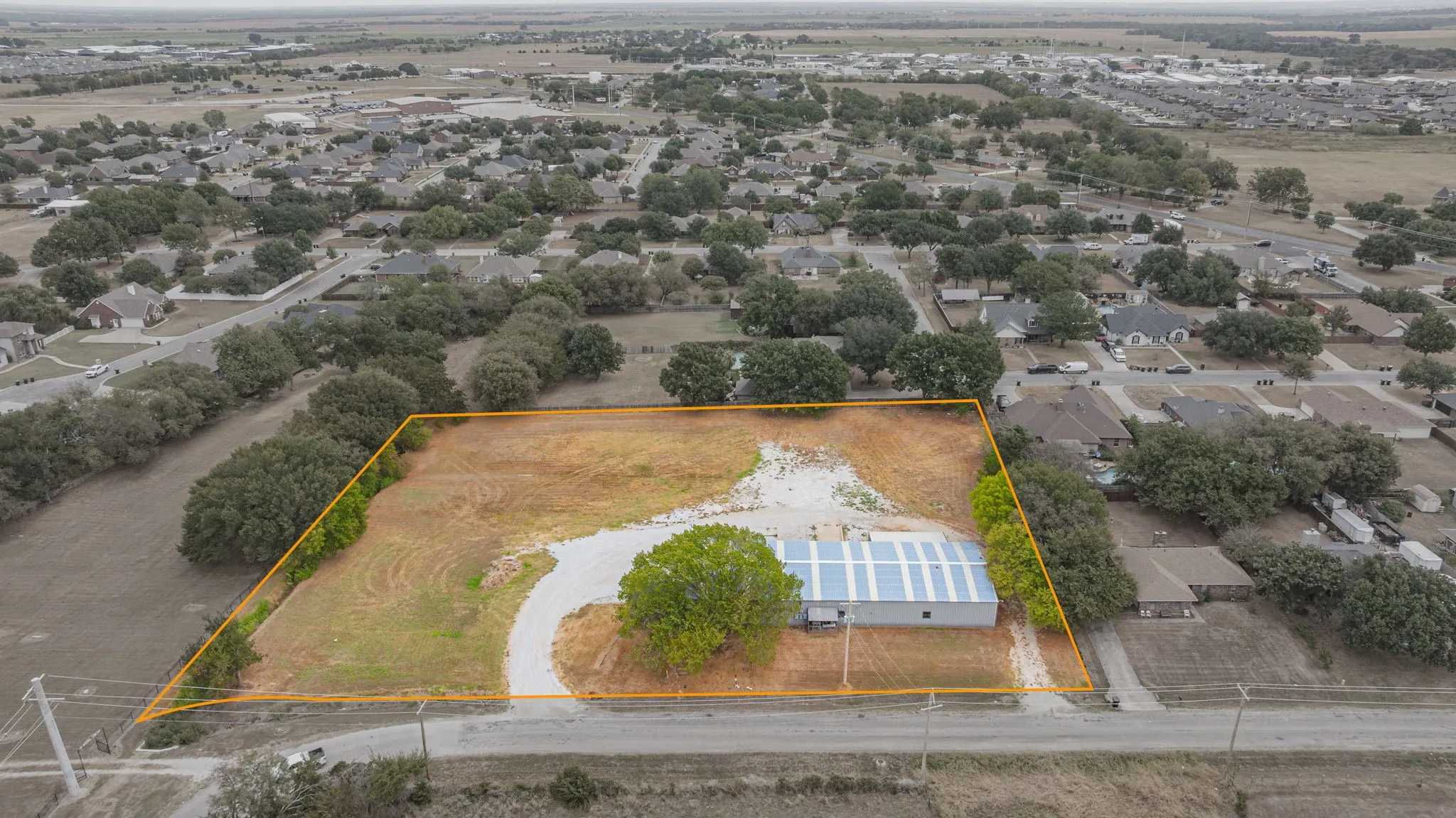 Warehouse For Sale in Denton County , 1324 N Saint James Road, Pilot Point, Texas 76258, 0, 0, Garage spaces, 7,487 Sqft, built in 1984, mls#21407833, Real Estate Agent in Pilot Point, Homes For Sale in Denton county, Homes For Sale in Pilot Point, Realtor in Pilot Point Texas, Real Estate Brokerage Independent Realty Texas, Luminita Cordes Realtor