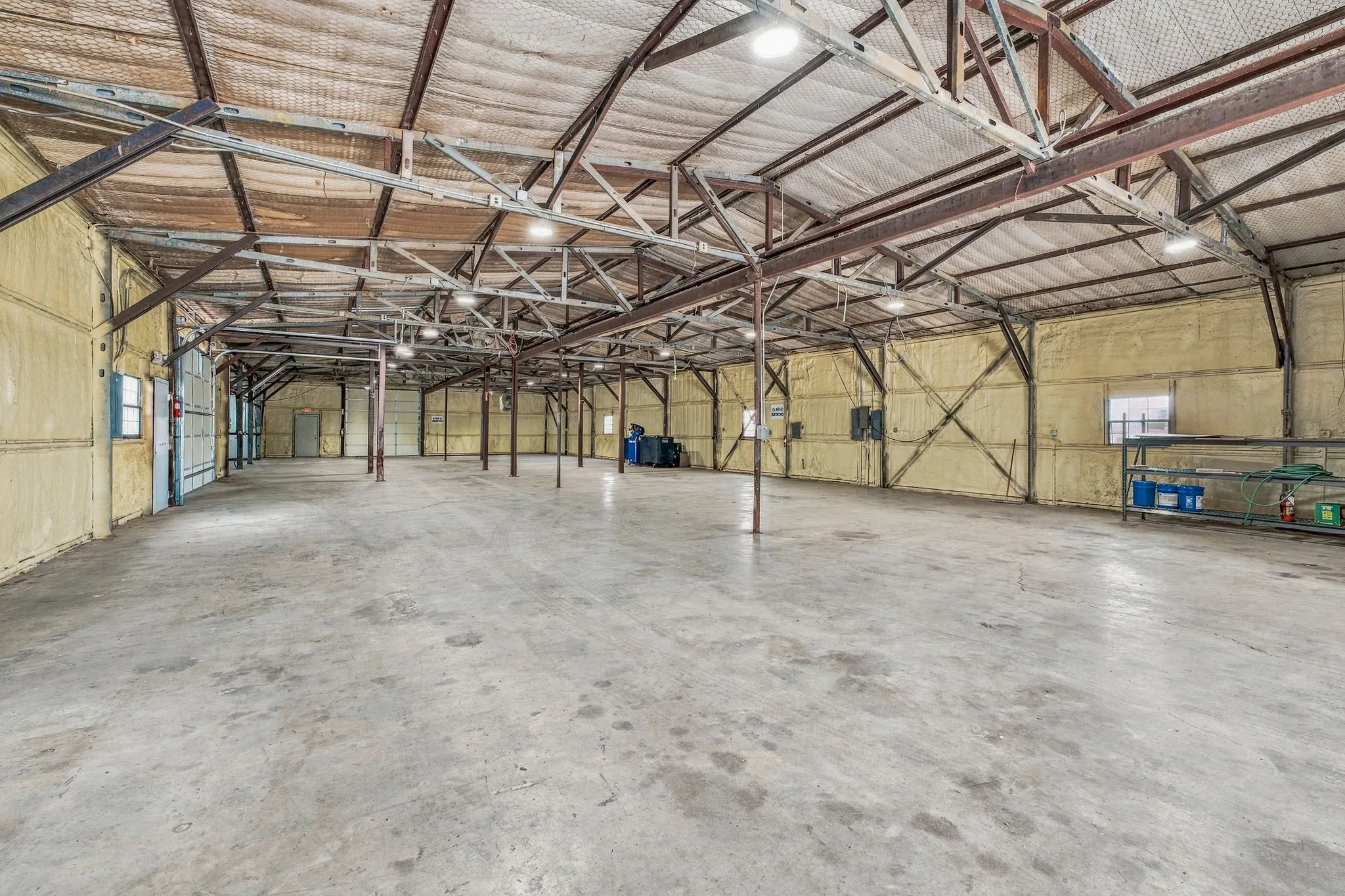Warehouse For Sale in Denton County , 1324 N Saint James Road, Pilot Point, Texas 76258, 0, 0, Garage spaces, 7,487 Sqft, built in 1984, mls#21407833, Real Estate Agent in Pilot Point, Homes For Sale in Denton county, Homes For Sale in Pilot Point, Realtor in Pilot Point Texas, Real Estate Brokerage Independent Realty Texas, Luminita Cordes Realtor