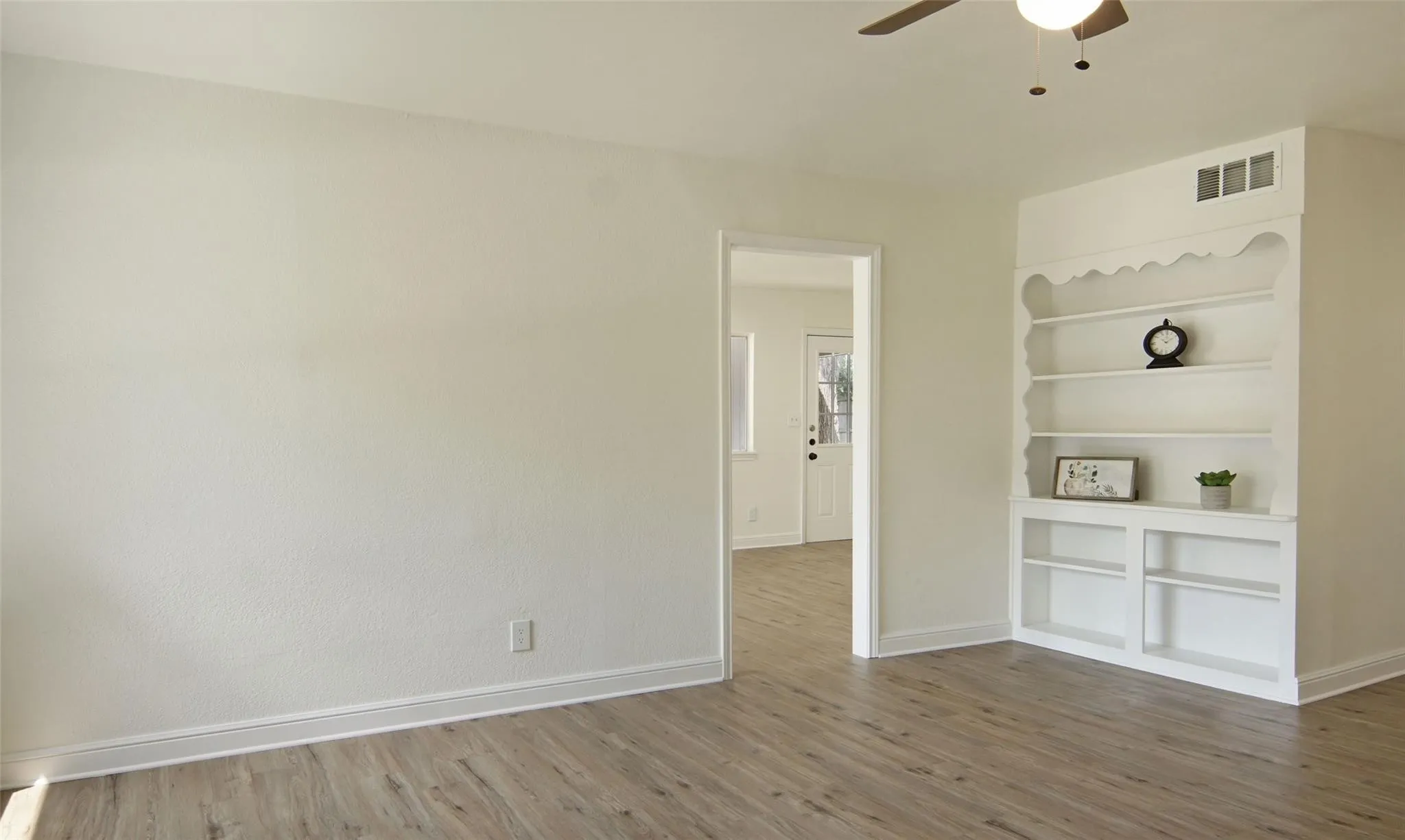Single Family Residence For Rent in Kaufman County , 619 9th Street, Terrell, Texas 75160, 3 Bedroom, 2 Bathroom, 1 Garage spaces, 1,593 Sqft, built in 1955, mls#21407672, Real Estate Agent in Terrell, Homes For Rent in Kaufman county, Homes For Rent in Terrell, Realtor in Terrell Texas, Real Estate Brokerage Independent Realty Texas, Luminita Cordes Realtor