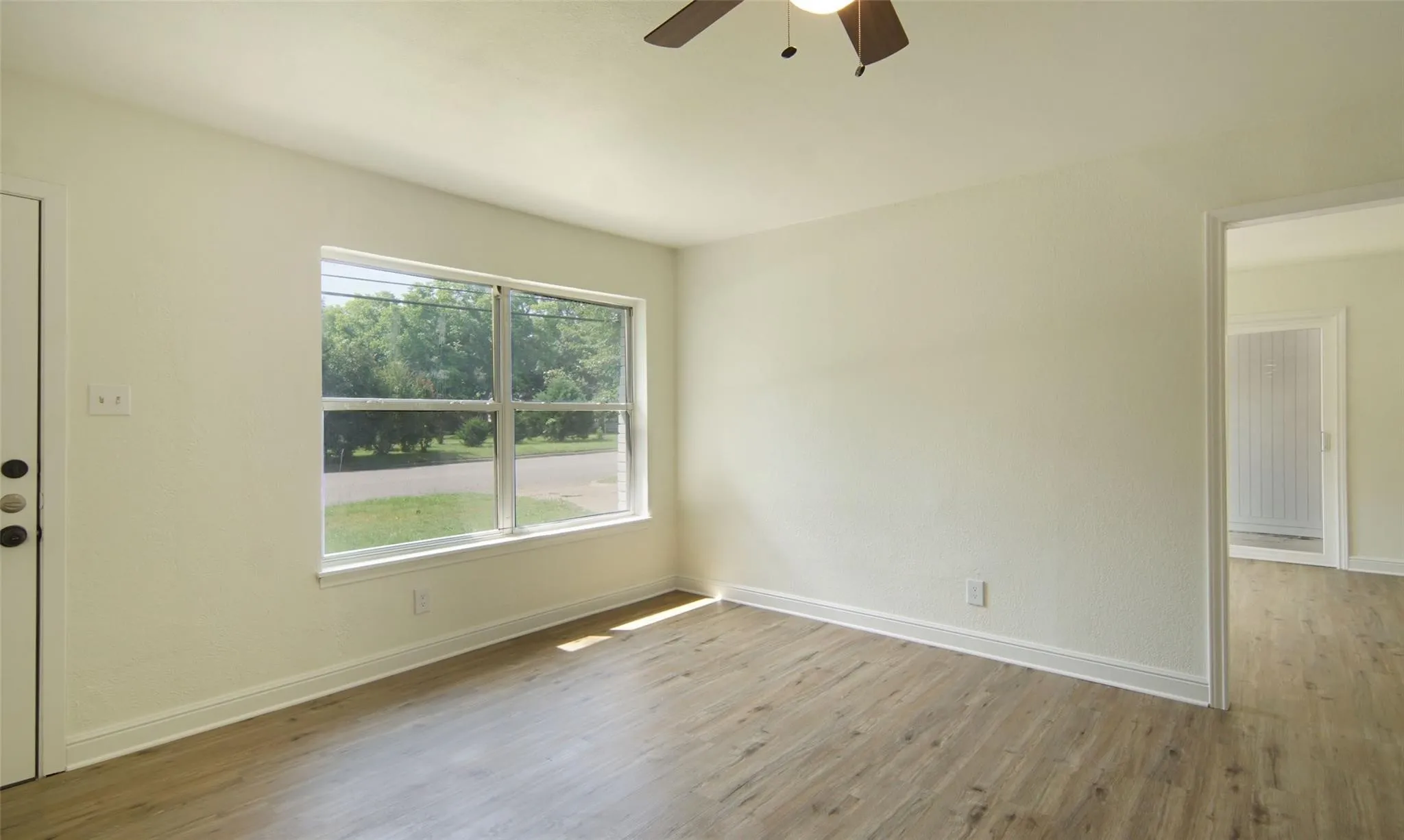 Single Family Residence For Rent in Kaufman County , 619 9th Street, Terrell, Texas 75160, 3 Bedroom, 2 Bathroom, 1 Garage spaces, 1,593 Sqft, built in 1955, mls#21407672, Real Estate Agent in Terrell, Homes For Rent in Kaufman county, Homes For Rent in Terrell, Realtor in Terrell Texas, Real Estate Brokerage Independent Realty Texas, Luminita Cordes Realtor