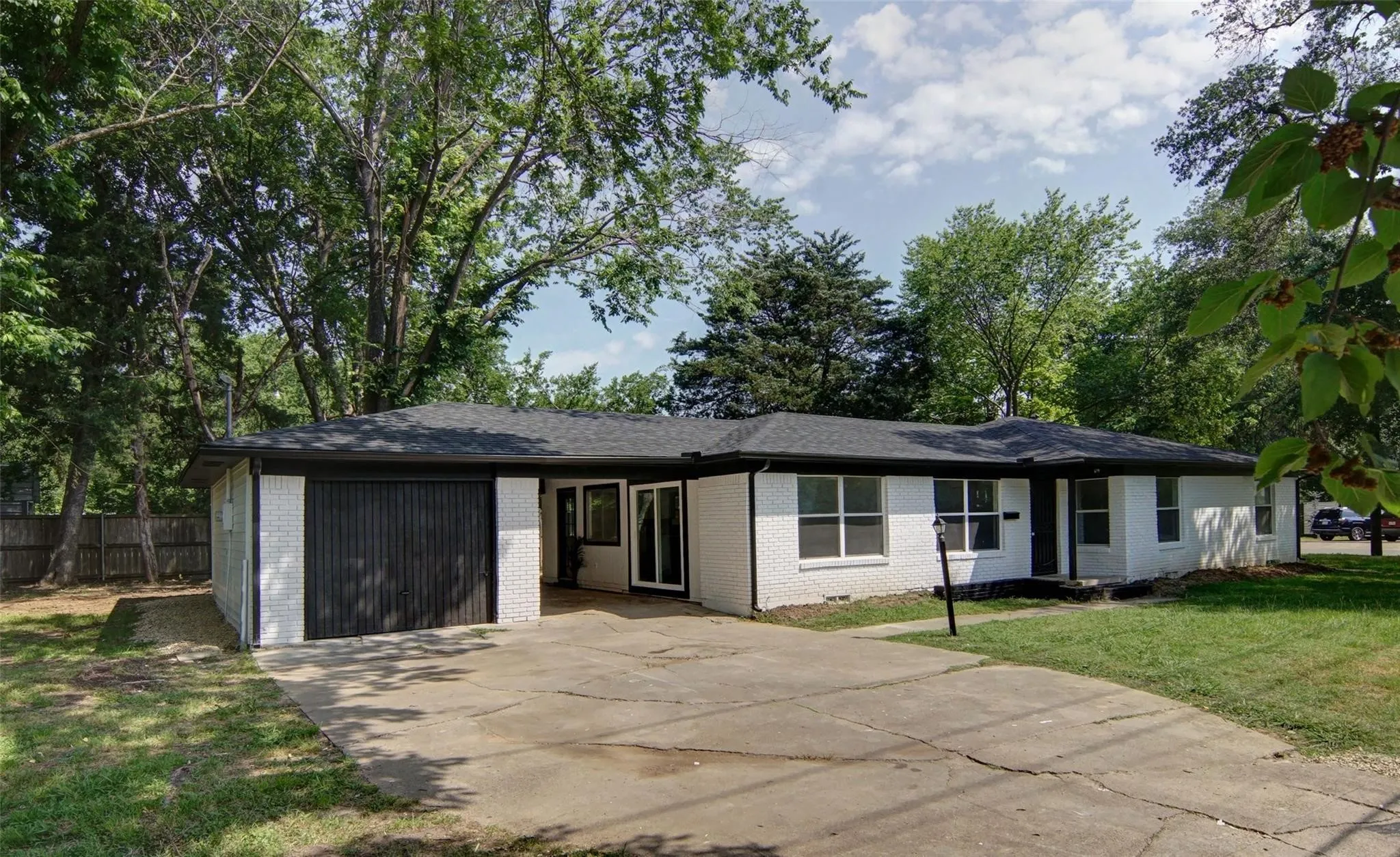 Single Family Residence For Rent in Kaufman County , 619 9th Street, Terrell, Texas 75160, 3 Bedroom, 2 Bathroom, 1 Garage spaces, 1,593 Sqft, built in 1955, mls#21407672, Real Estate Agent in Terrell, Homes For Rent in Kaufman county, Homes For Rent in Terrell, Realtor in Terrell Texas, Real Estate Brokerage Independent Realty Texas, Luminita Cordes Realtor