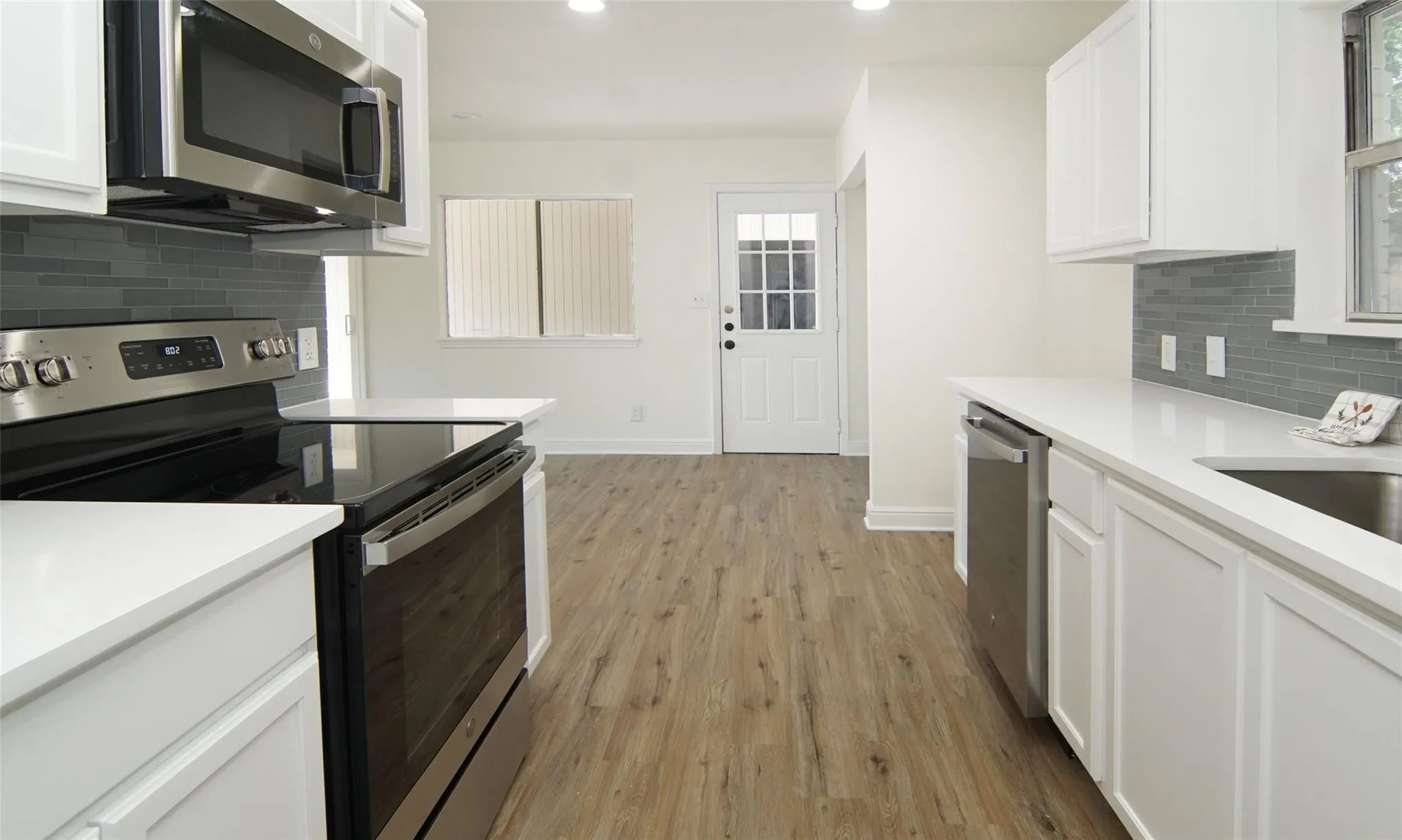 Single Family Residence For Rent in Kaufman County , 619 9th Street, Terrell, Texas 75160, 3 Bedroom, 2 Bathroom, 1 Garage spaces, 1,593 Sqft, built in 1955, mls#21407672, Real Estate Agent in Terrell, Homes For Rent in Kaufman county, Homes For Rent in Terrell, Realtor in Terrell Texas, Real Estate Brokerage Independent Realty Texas, Luminita Cordes Realtor