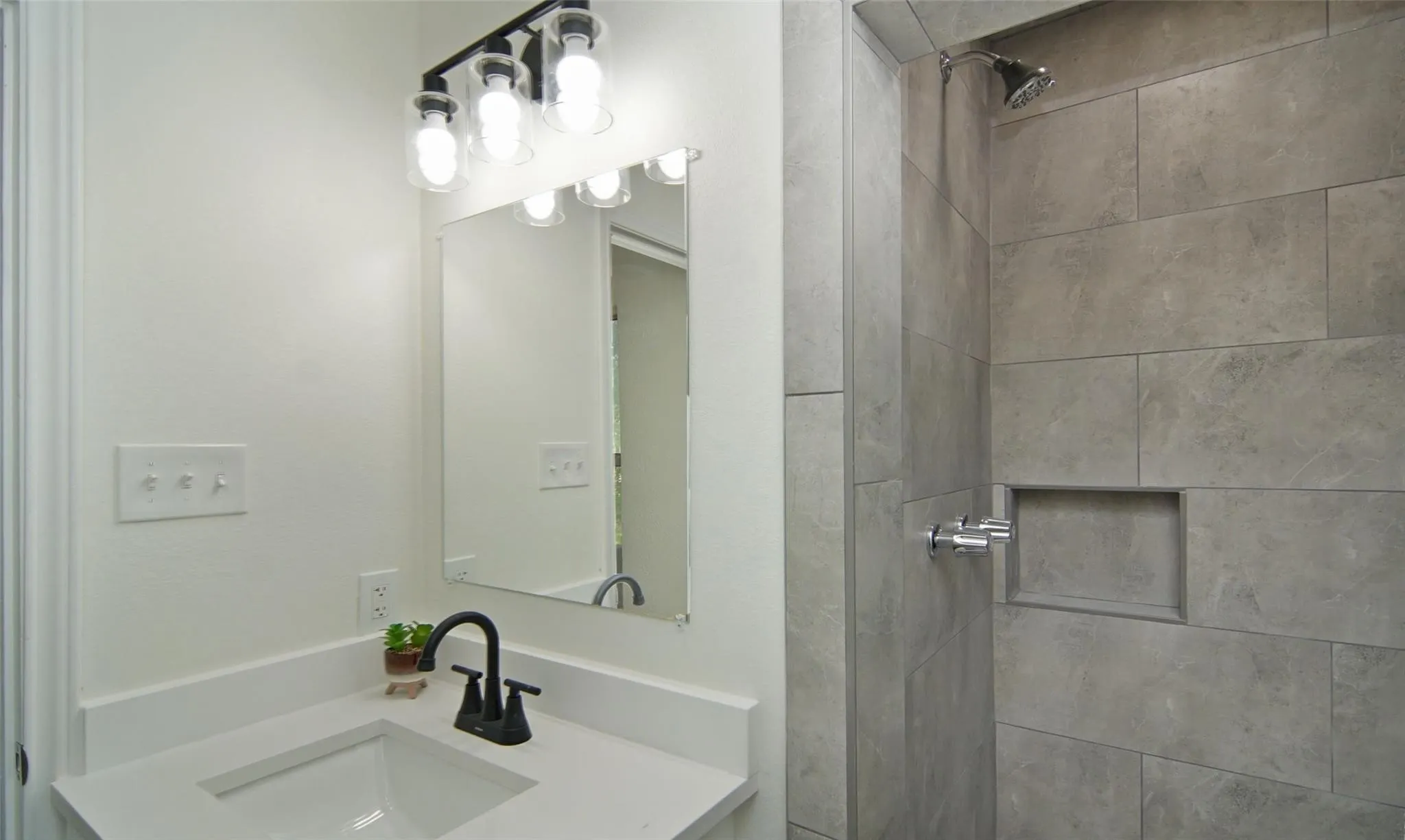 Single Family Residence For Rent in Kaufman County , 619 9th Street, Terrell, Texas 75160, 3 Bedroom, 2 Bathroom, 1 Garage spaces, 1,593 Sqft, built in 1955, mls#21407672, Real Estate Agent in Terrell, Homes For Rent in Kaufman county, Homes For Rent in Terrell, Realtor in Terrell Texas, Real Estate Brokerage Independent Realty Texas, Luminita Cordes Realtor
